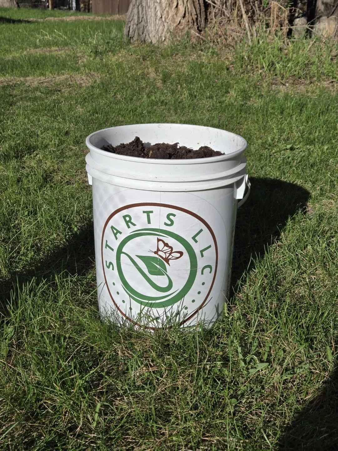 5 Gallon bucket of garden compost (12LBS)