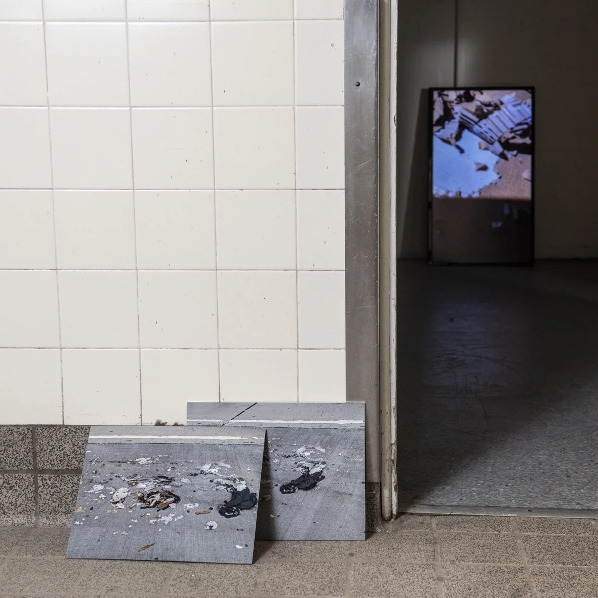 "things that have happened", 2022.
photo.

"Cardboard sundial", 2022
tv, video.