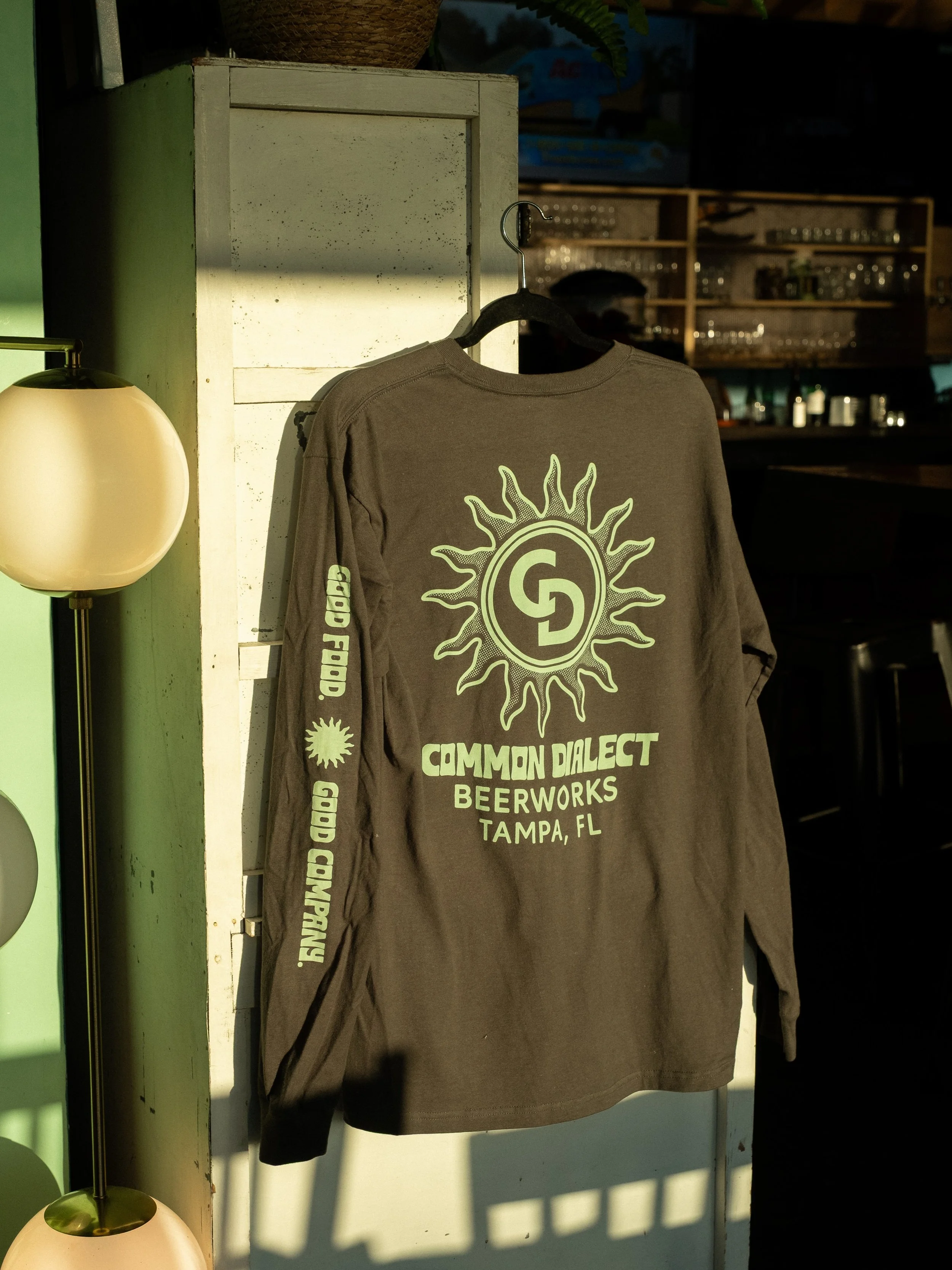 New long sleeves are in, perfect for these chilly fall evenings! Come get them in the taproom, while supplies last ☀️ 

#commondialectbeerworks #tampabrewery #seminoleheights