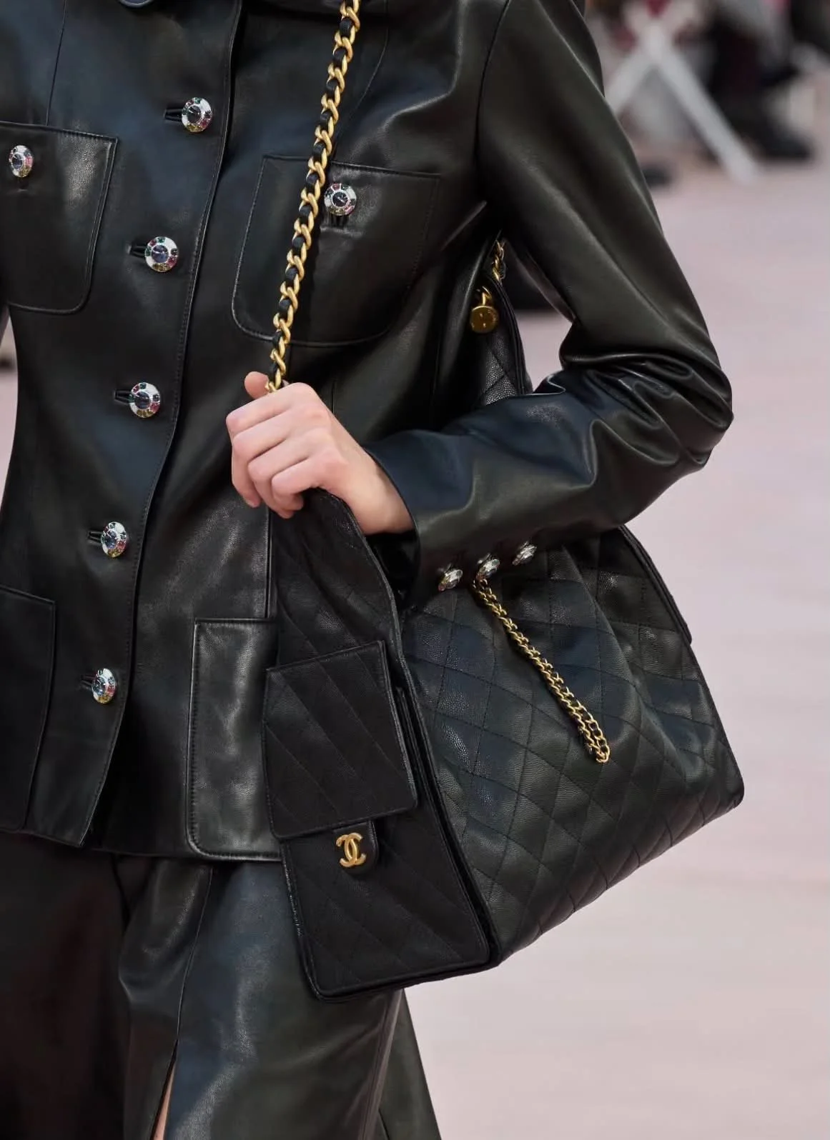Chanel 25