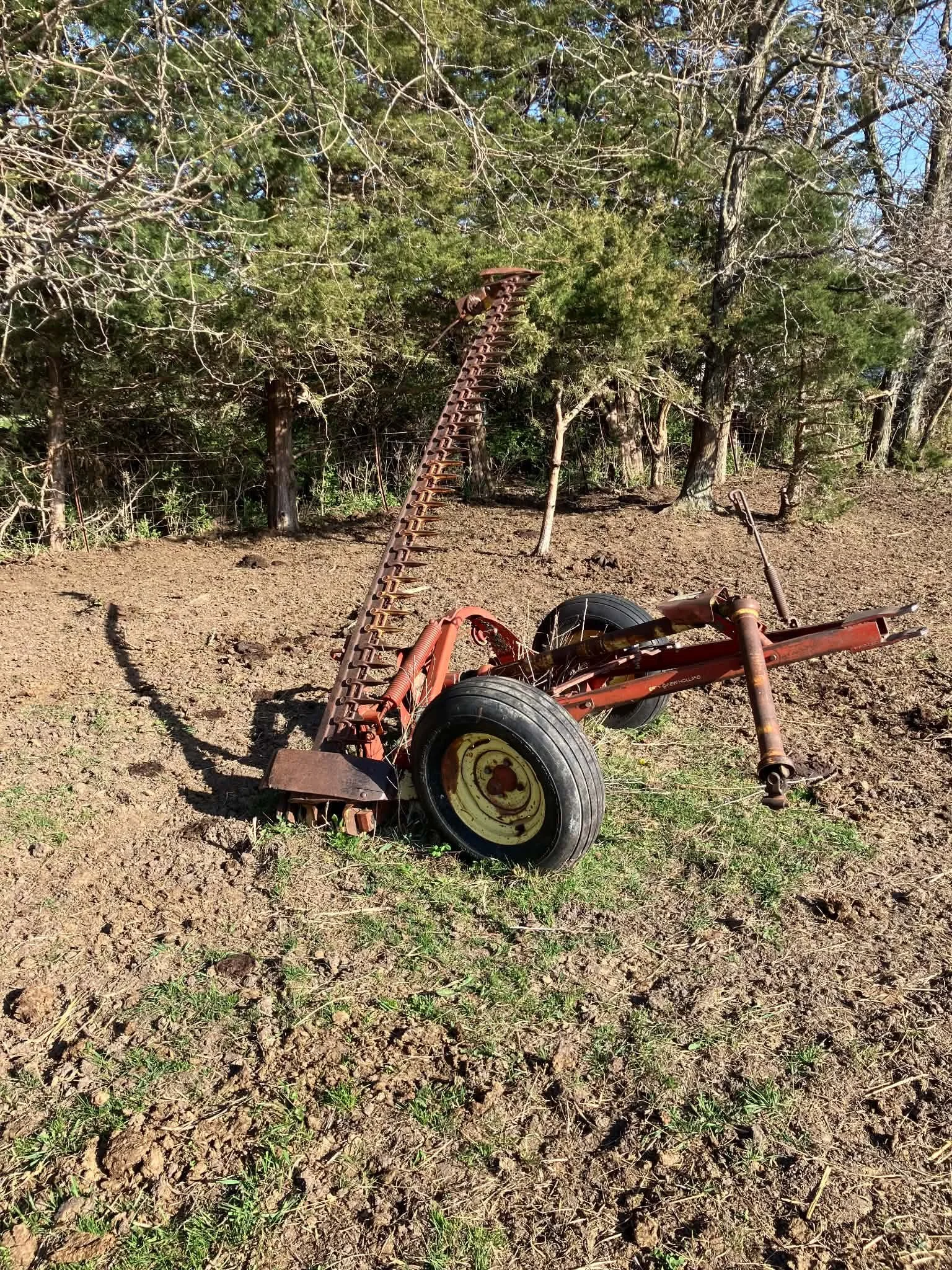 NEW HOLLAND 456 9FT SICKLE MOWER 
GOOD SICKLE ON IT 