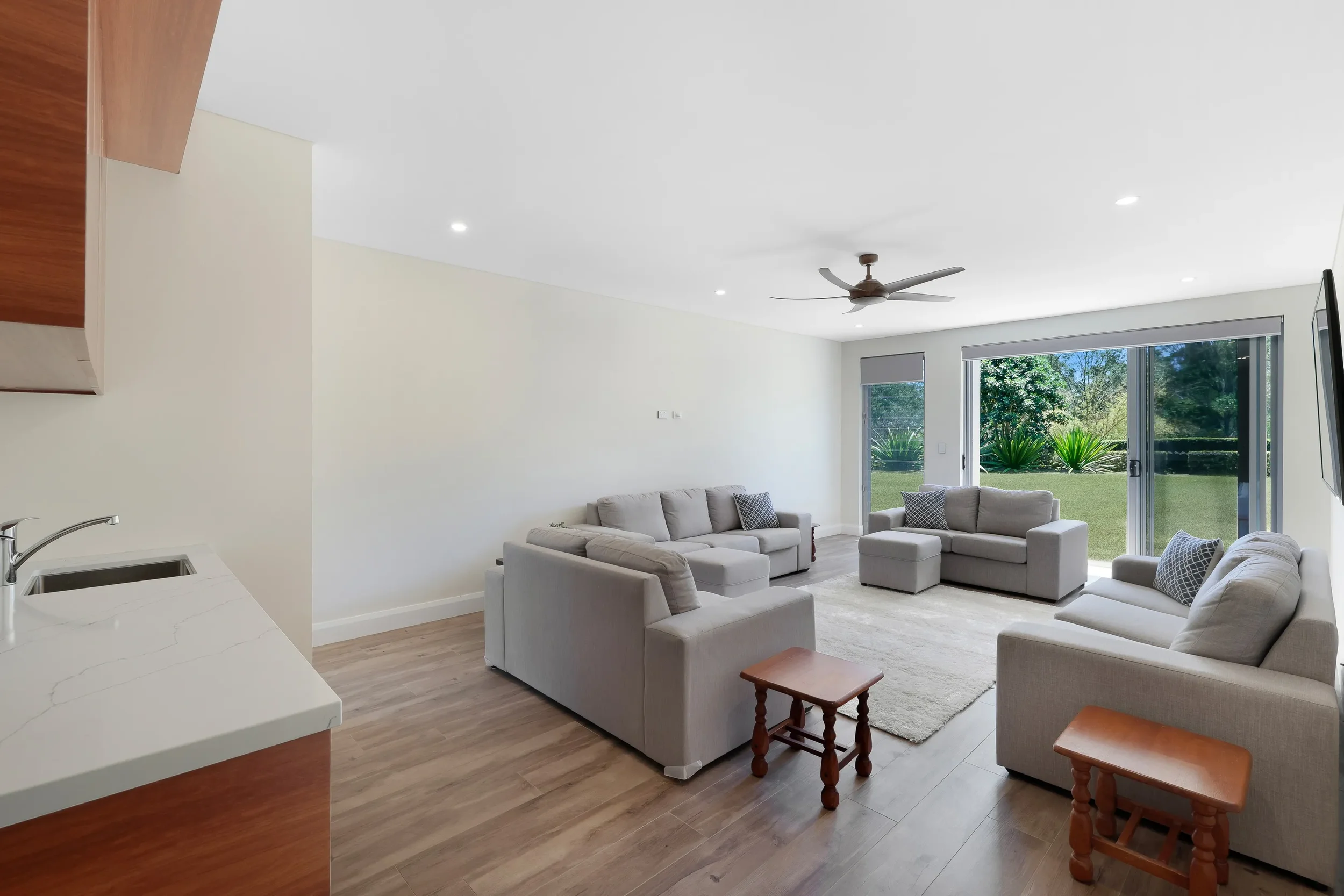 Living room in Mudgeeraba before interior repainting