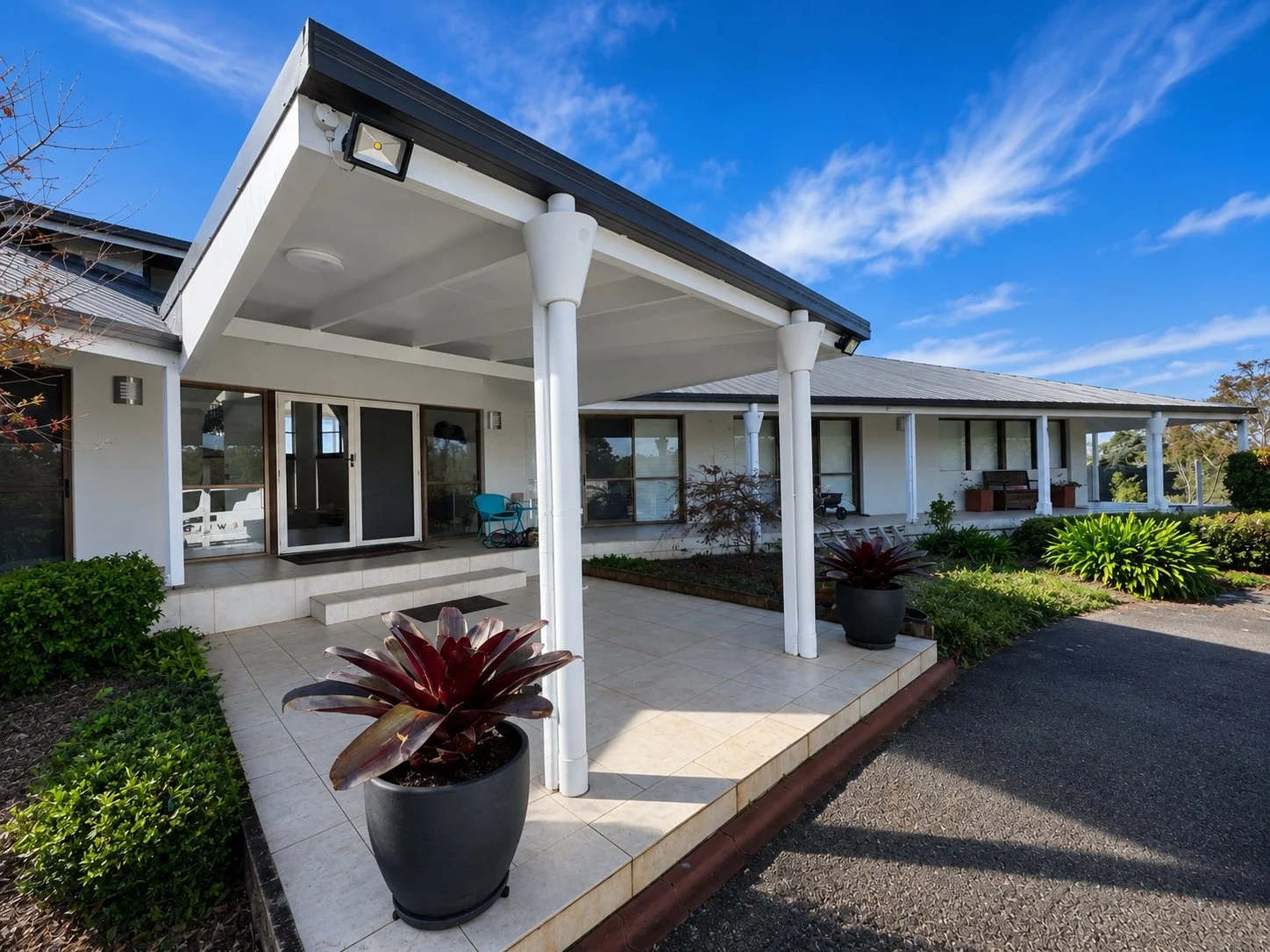 Exterior house painting completed in Tamborine Mountain