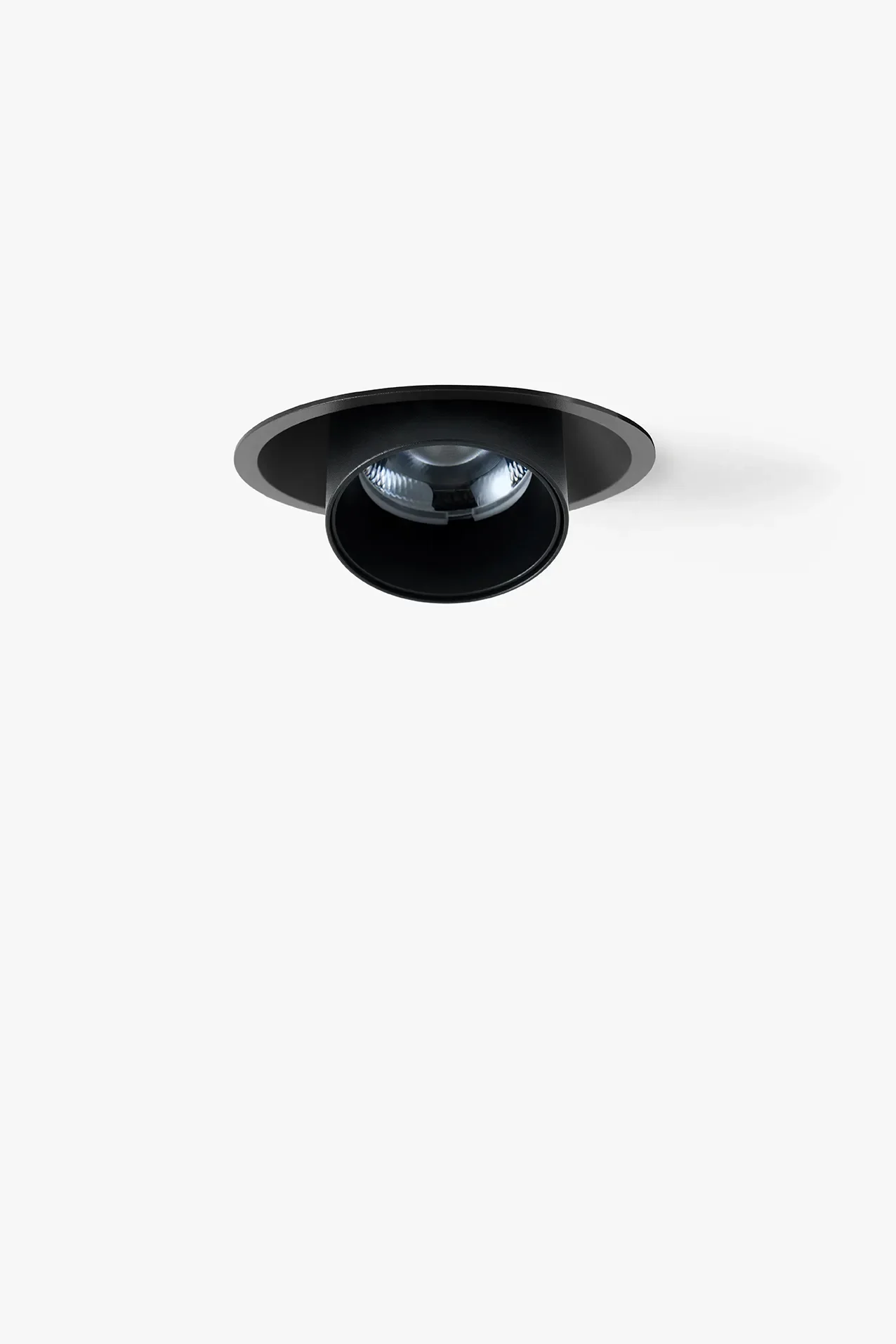 lik-okland-dl-l-sort-03.webp