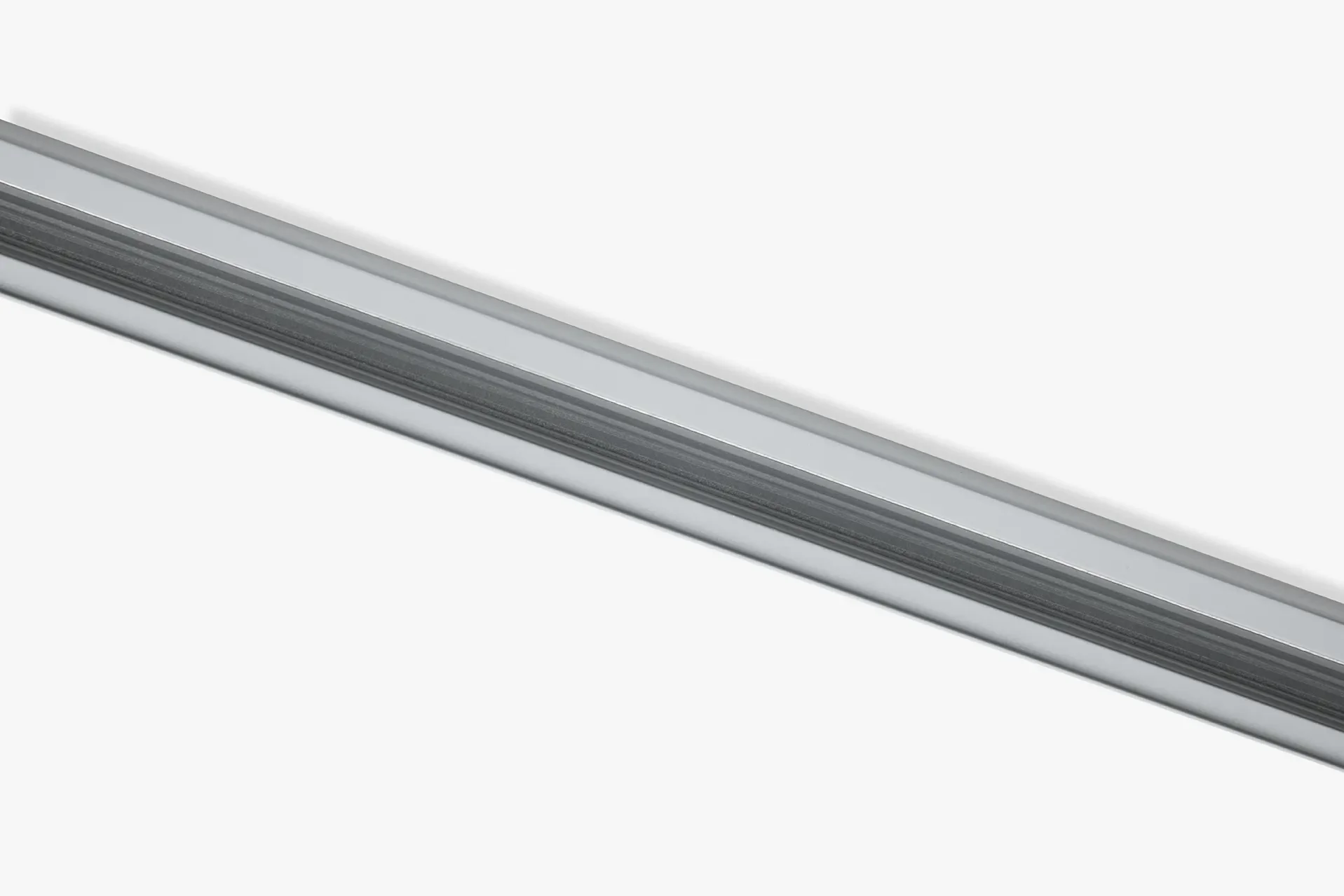 lik-3-phase-track-grey-02.webp