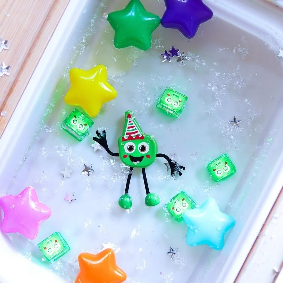 It&rsquo;s the first day of Christmas and I&rsquo;m sharing the love 🎄

Meet the Glo Pals - super fun,&nbsp;water-activated light-up sensory toys for the bath. They are like magic! 

They have a bunch of new products that are perfect stocking filler