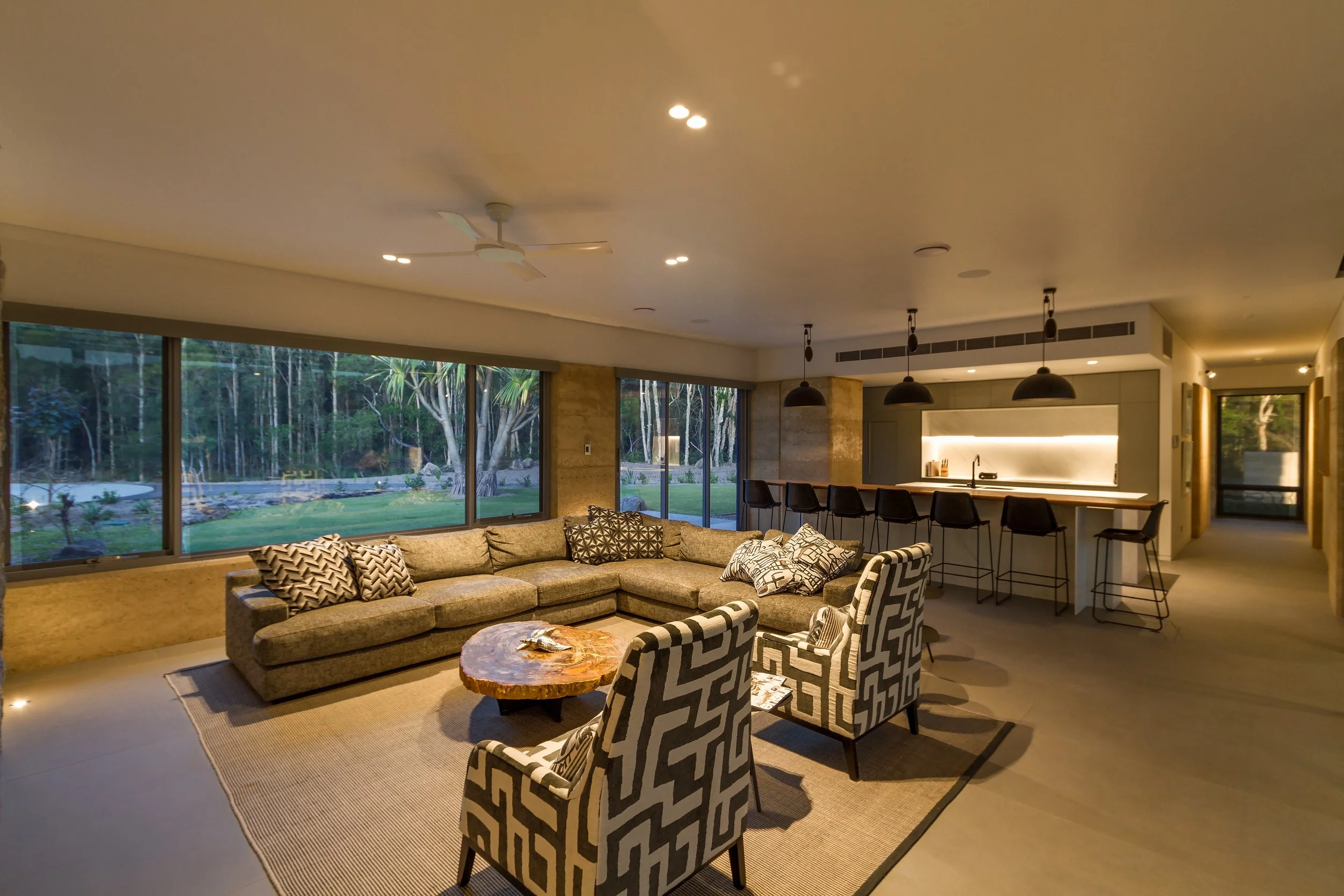 Lounge to Kitchen.jpg