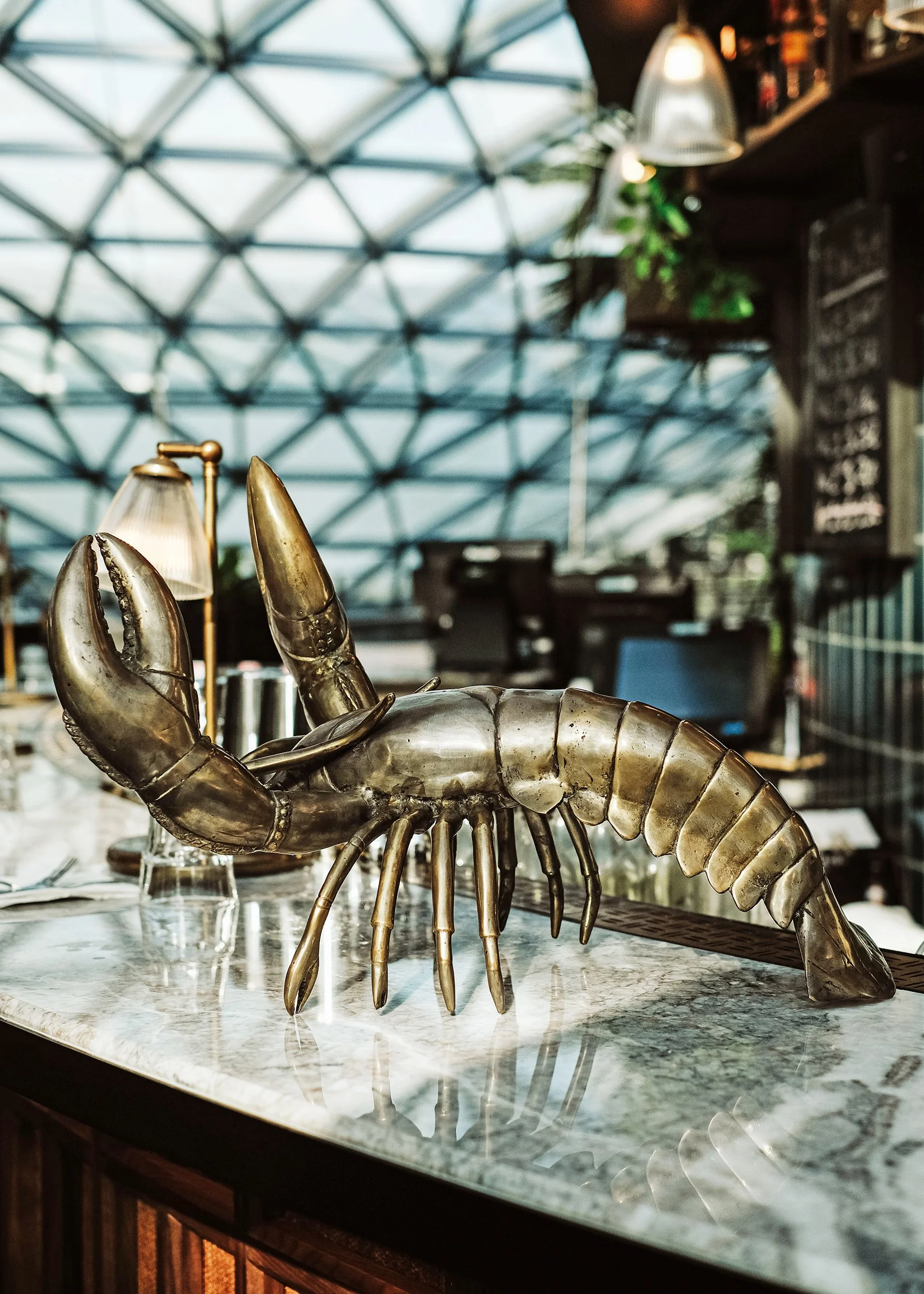 Rockett_Studio_Restaurant_Interior_Design_Burger & Lobster_Singapore_3.jpg