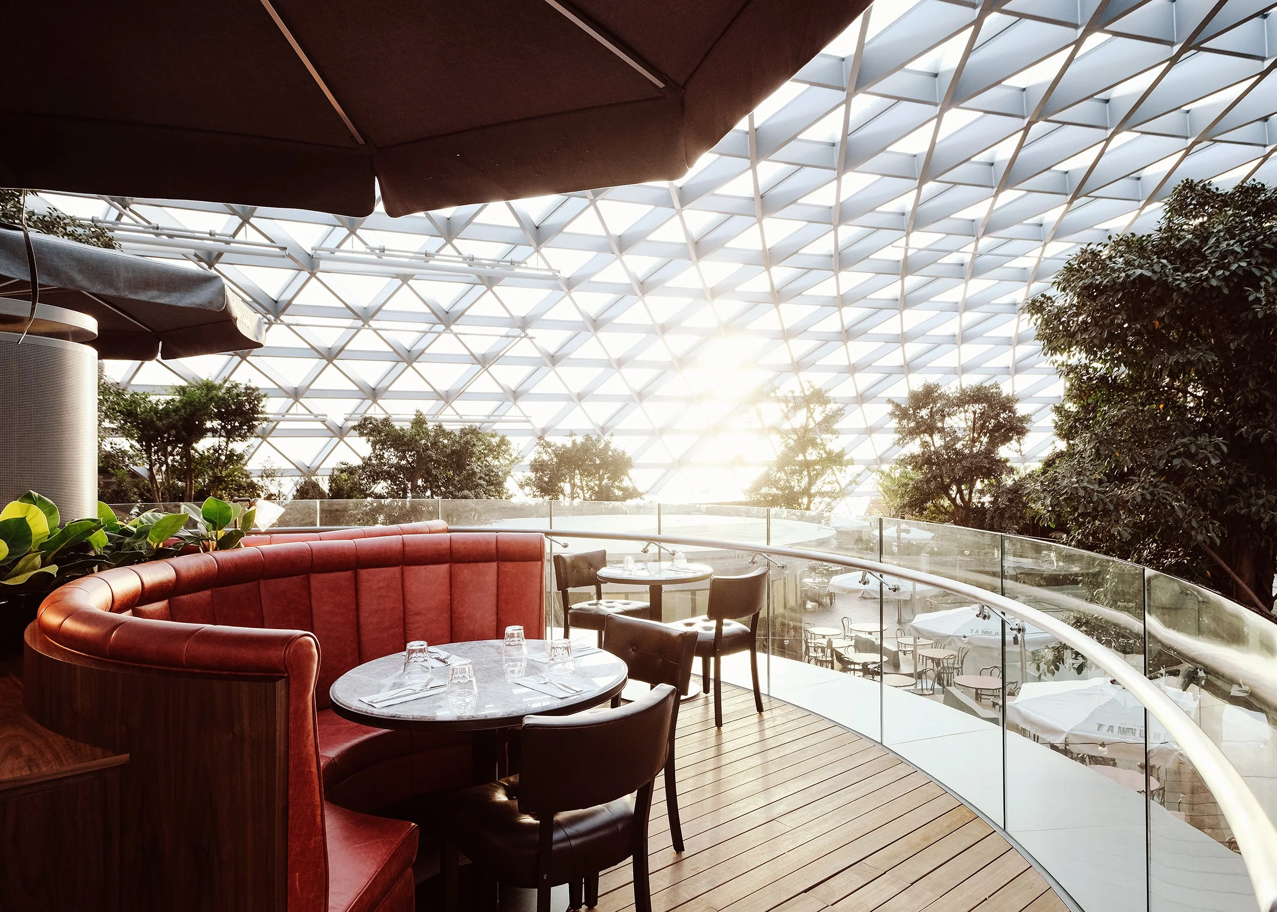Rockett_Studio_Restaurant_Interior_Design_Burger & Lobster_Singapore_9.jpg