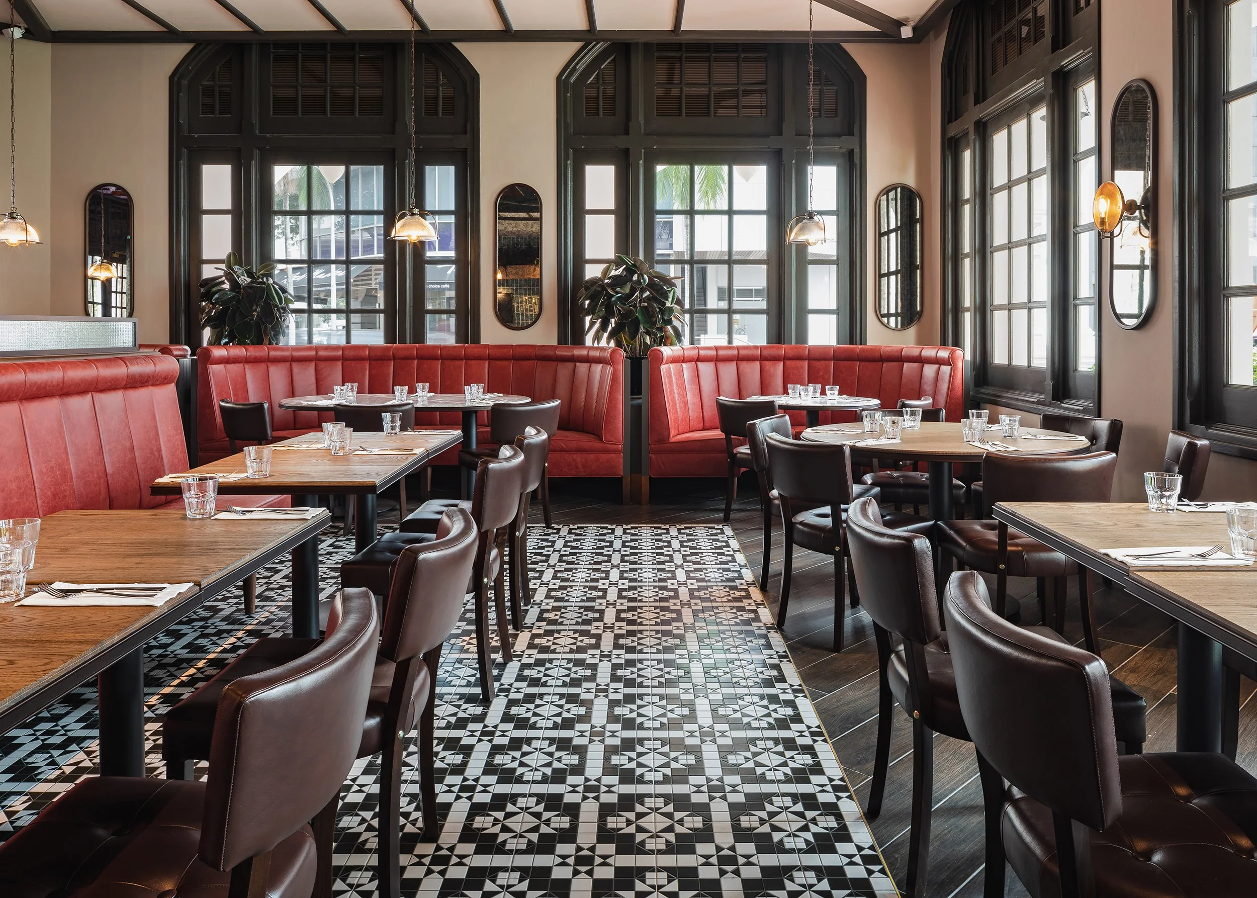 Rockett_Restaurant_Interior_Design_Burger_&_Lobster_Raffles_Hotel_Singapore_7.jpg