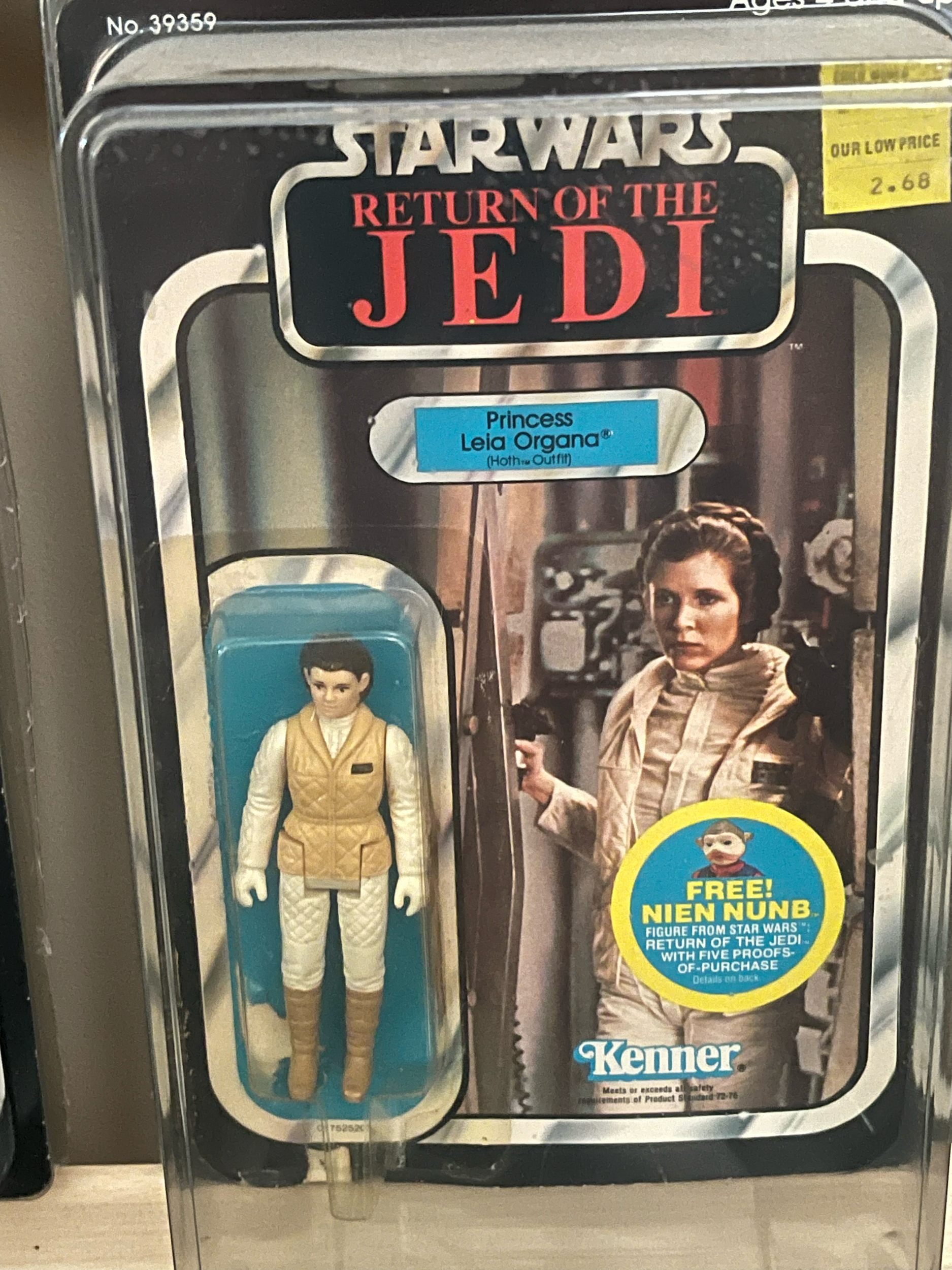 Vintage Kenner starwars Leia Hoth Jedi release  on Mint on card