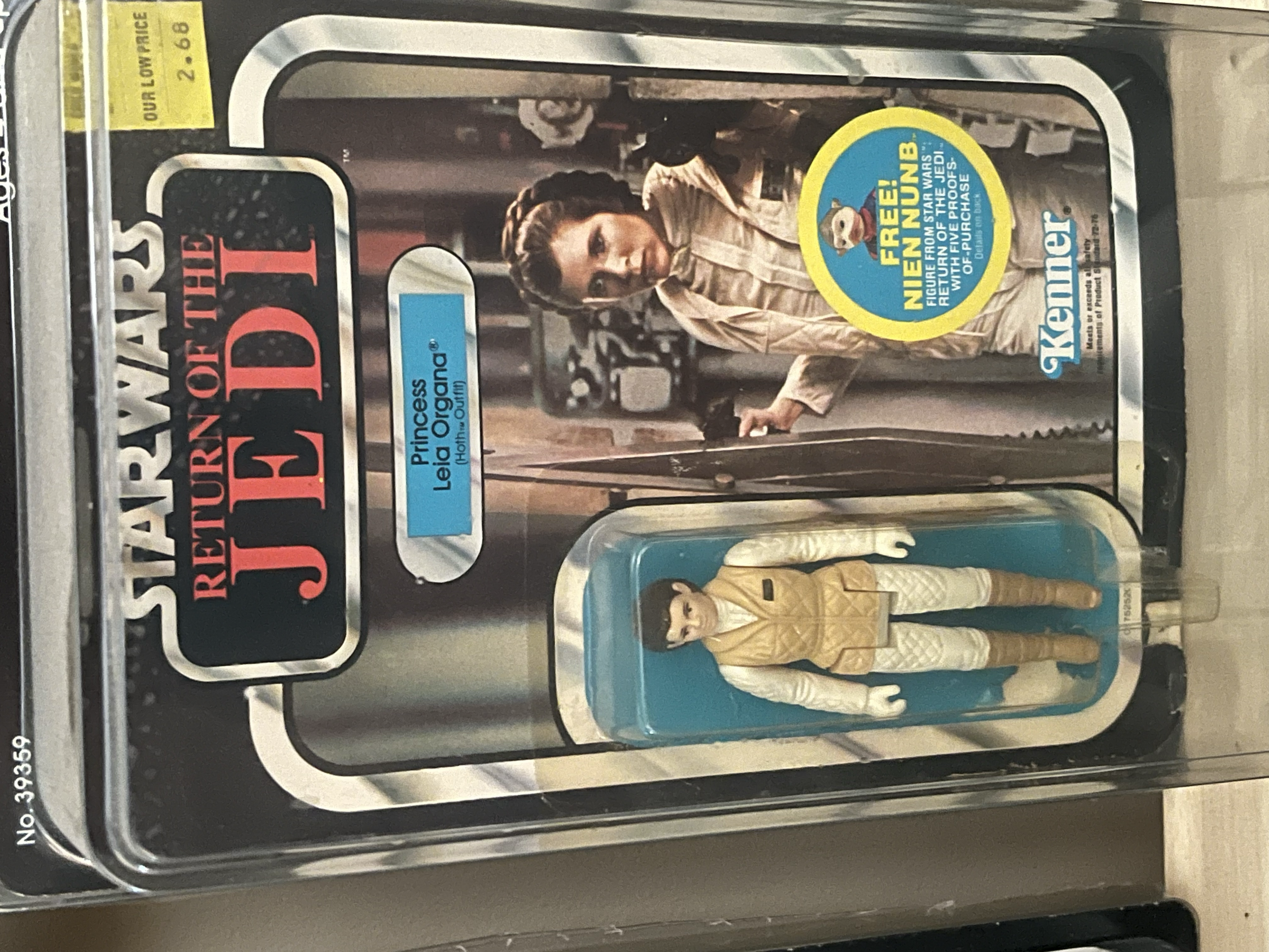 Vintage Kenner starwars Leia Hoth Jedi release  on Mint on card