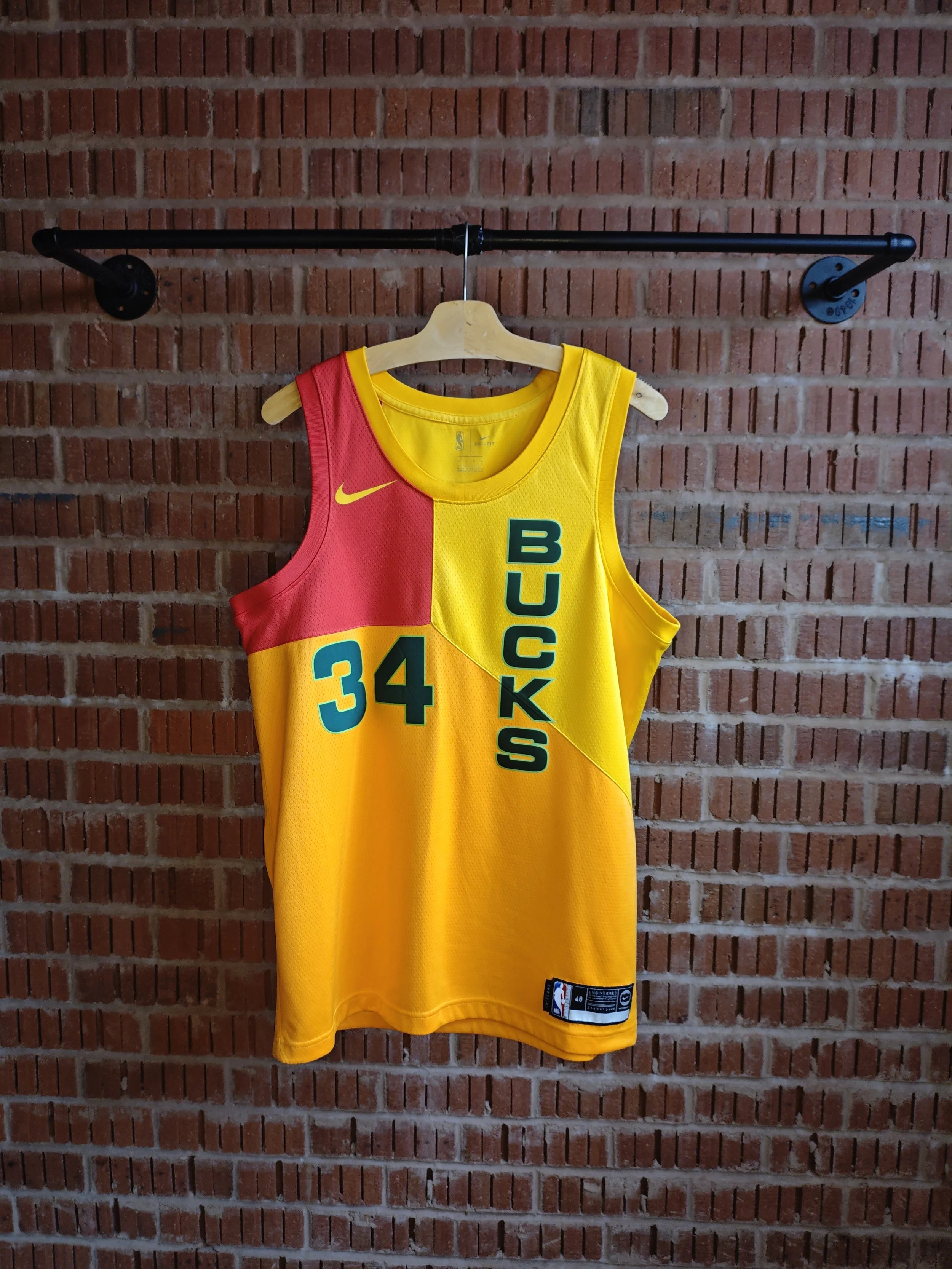 2018 Miwalkee Bucks - Giannis Antetokounmpo 32 swingman jersey (L) (Very good)