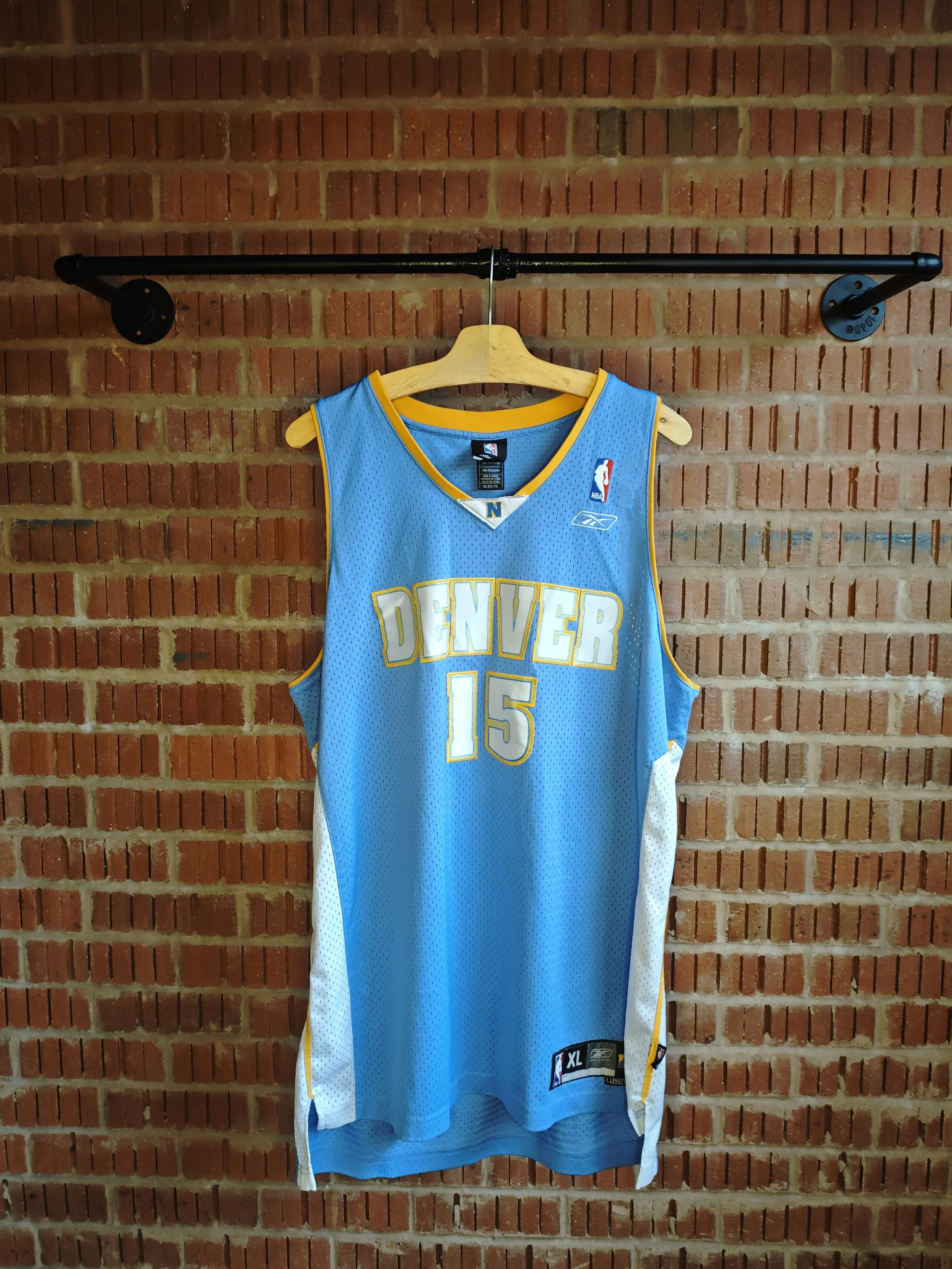 2004 Denver Nuggets - Carmelo Antony 15 swingman jersey (XL) (Fair)