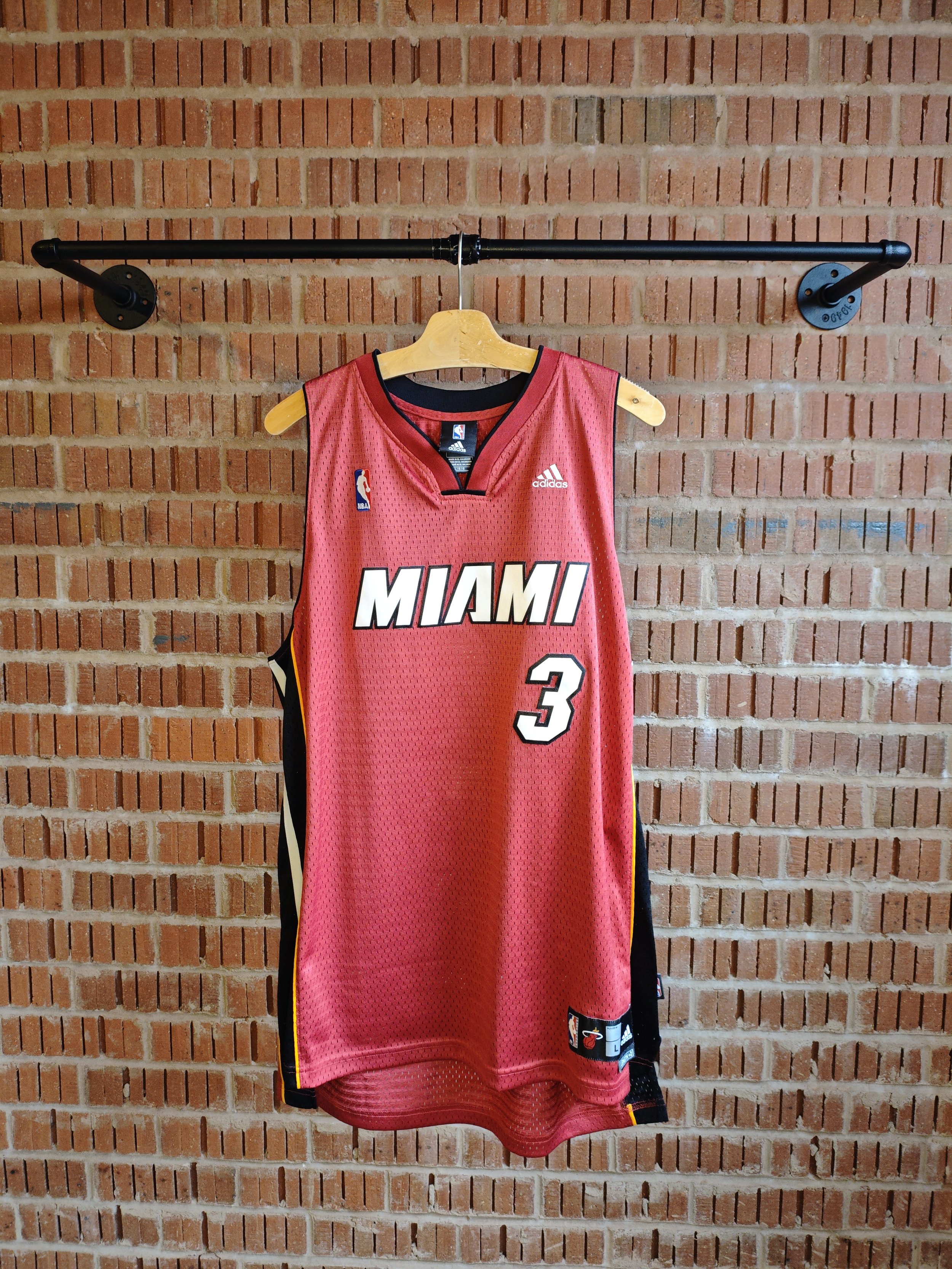 2006 Miami Heat - Dwayne Wade 3 Swingman jersey (L) (Very good)