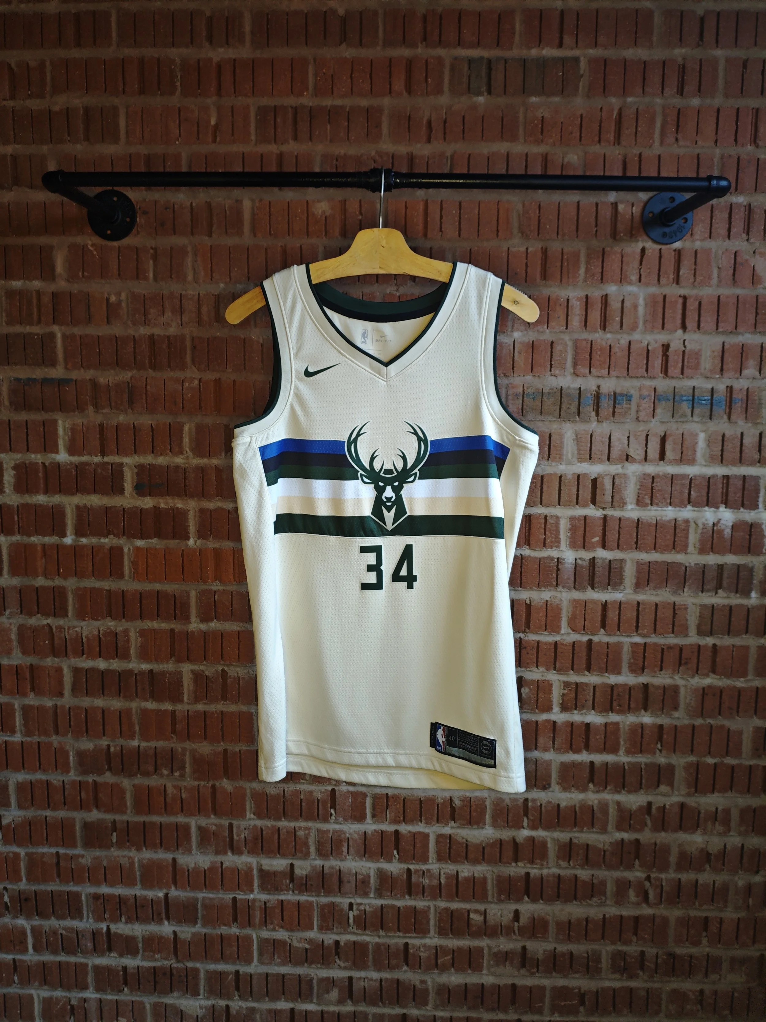 2018 Milwaukee Bucks - giannis Antetokounmpo 34 swingman jersey (S) (Excellent)