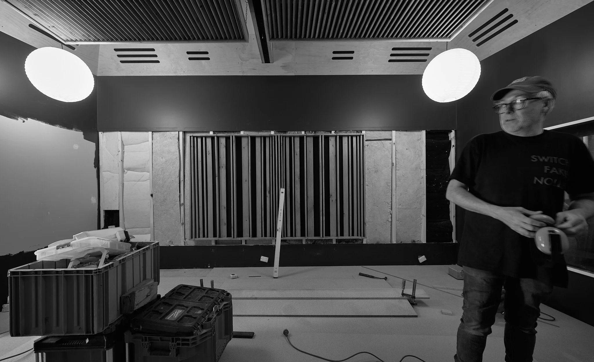 Magnolia Studio  26-09-23  0354 FK LR b&W.JPEG