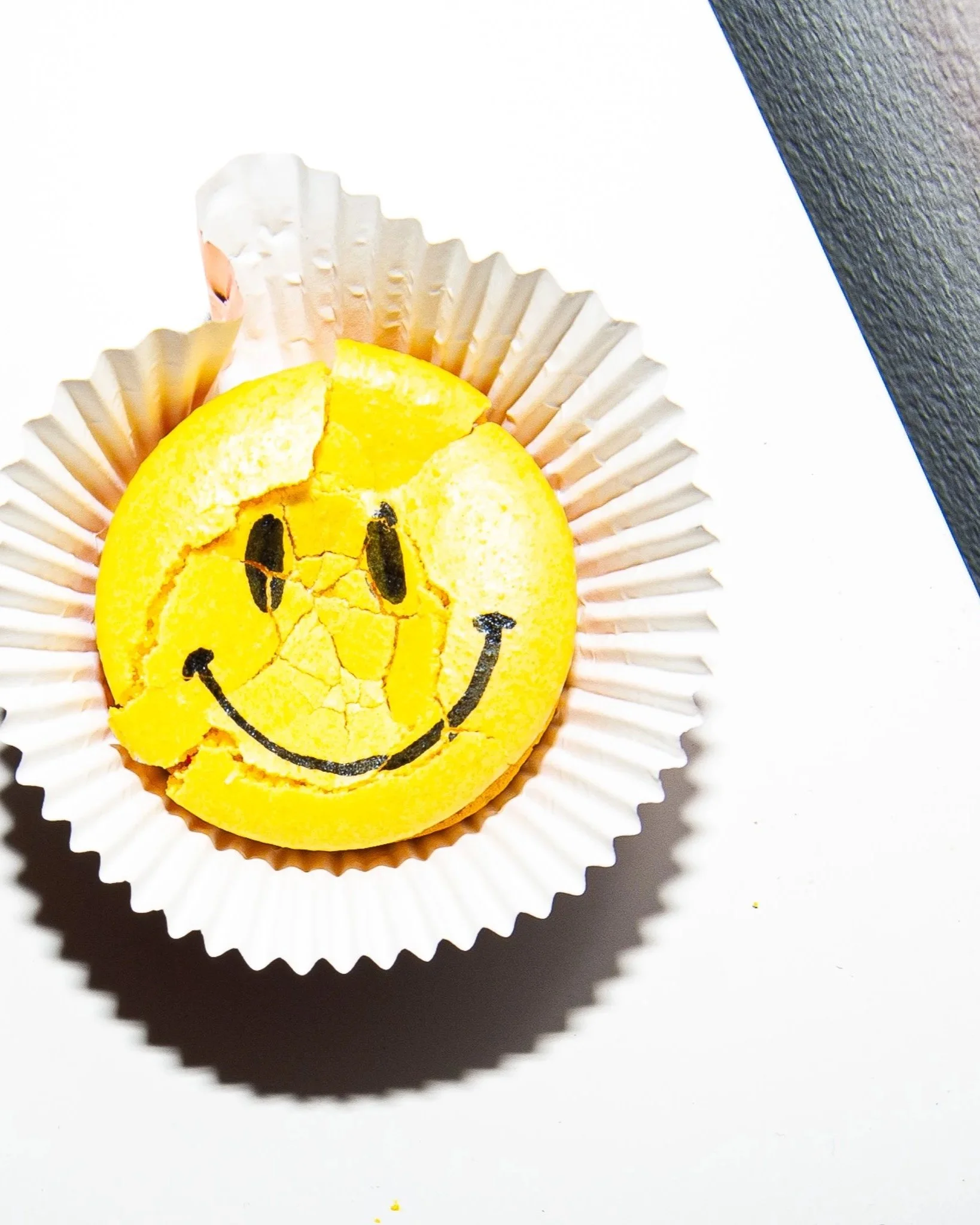 macaron-souriant-editorial-becquetances.jpg