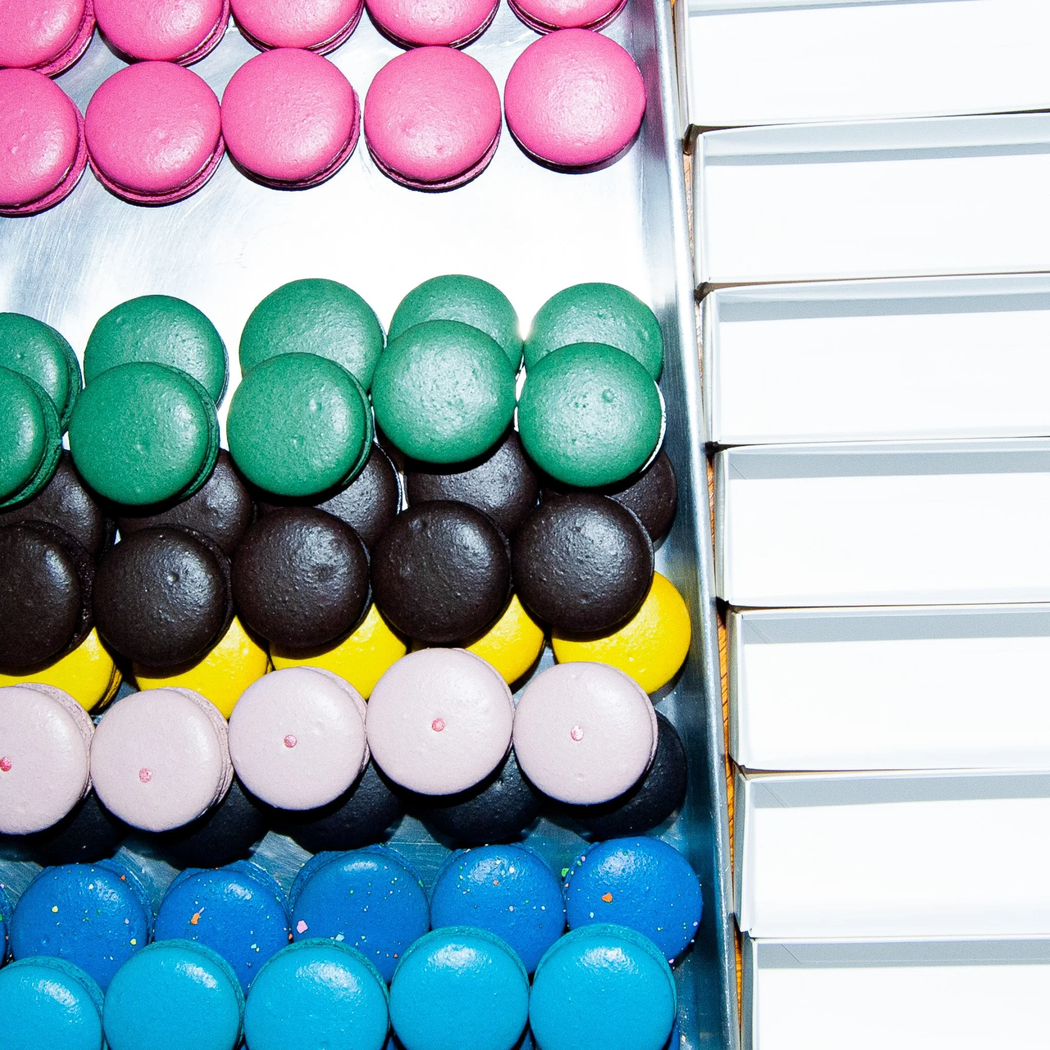 macarons-editorial-becquetances.jpg