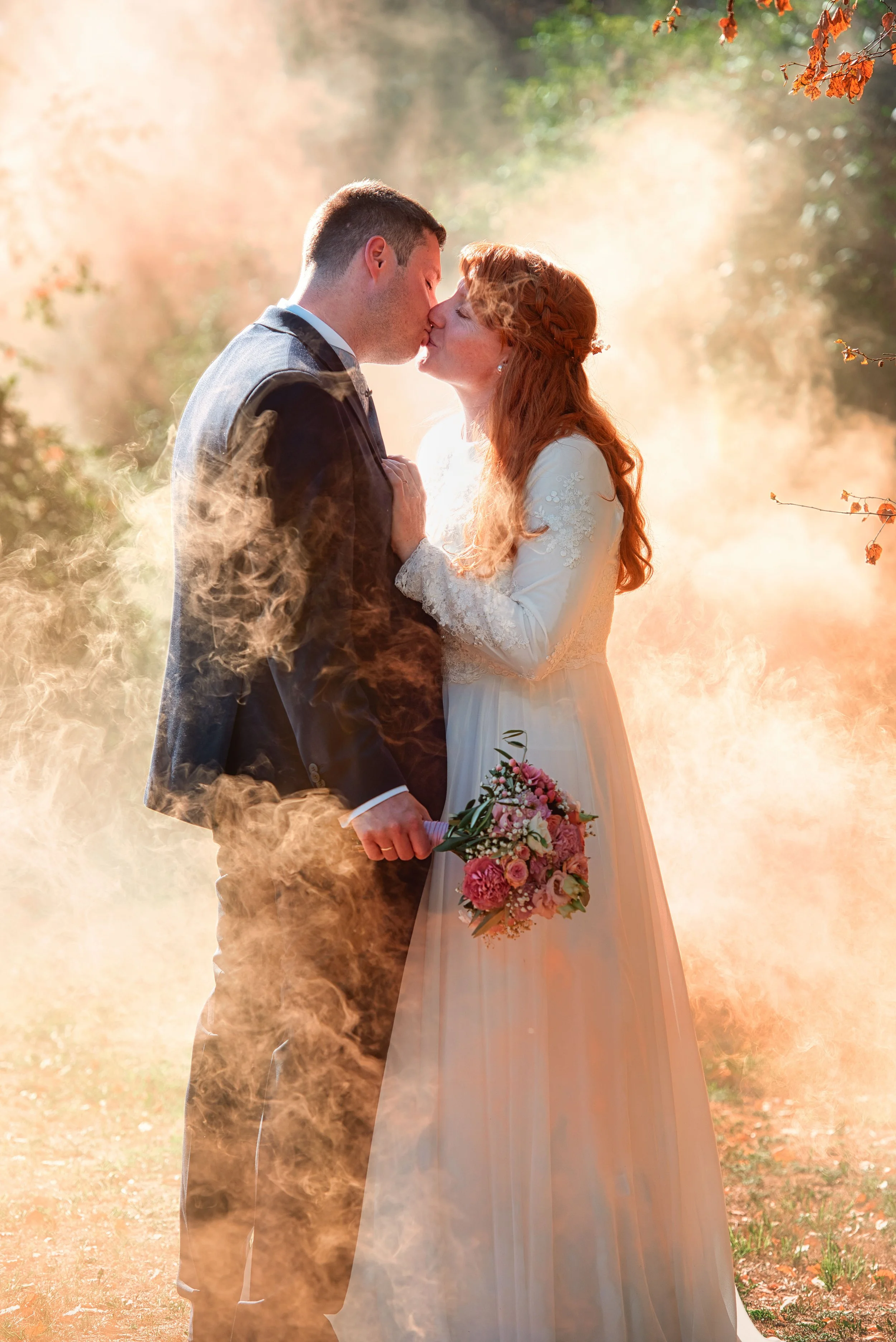 Hochzeitfotos Brautpaar Shooting Memmingen Bengalo Rachfackel