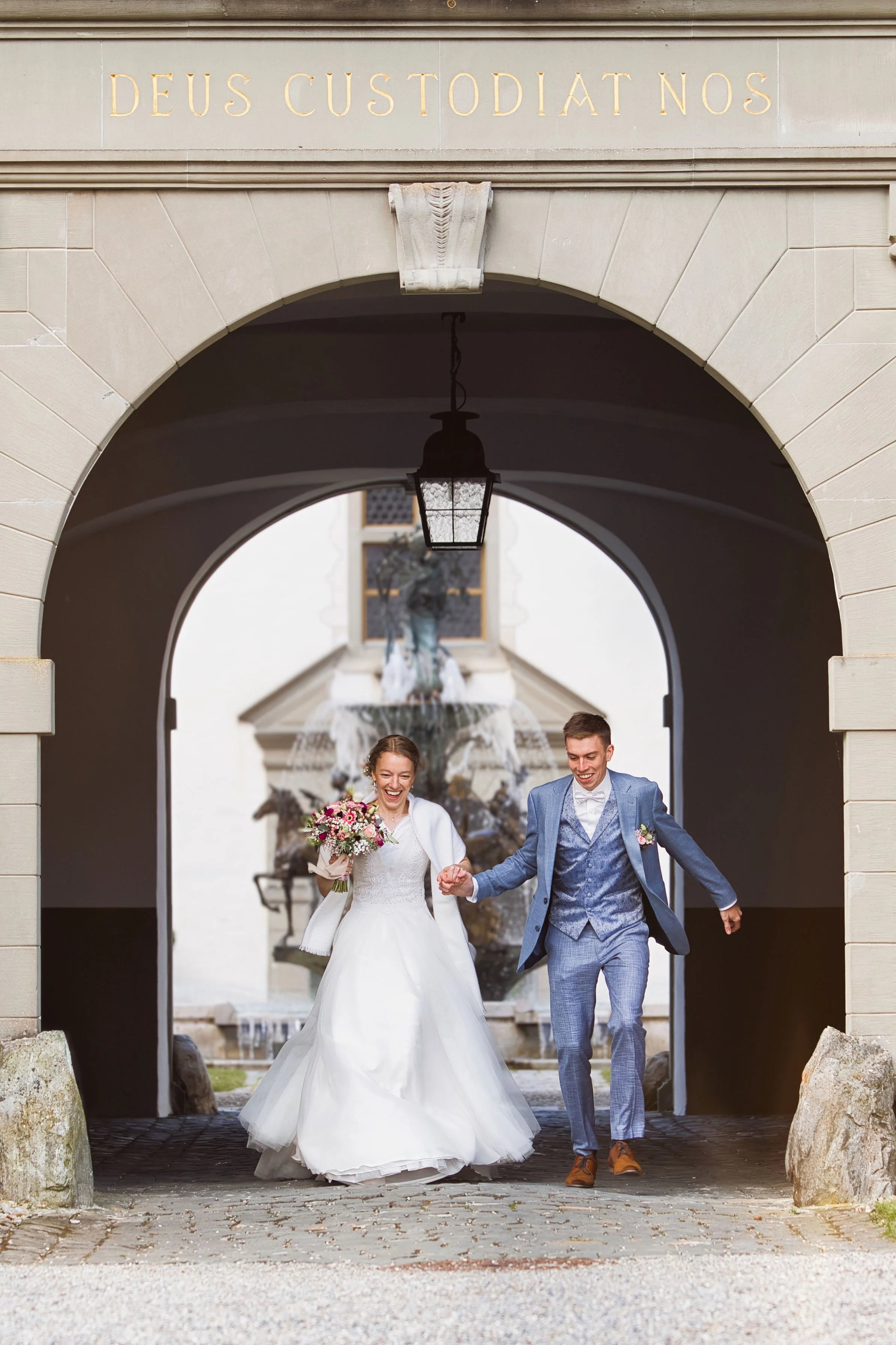 Hochzeitfotos Brautpaar Shooting auf Schloß Zell im Allgäu
