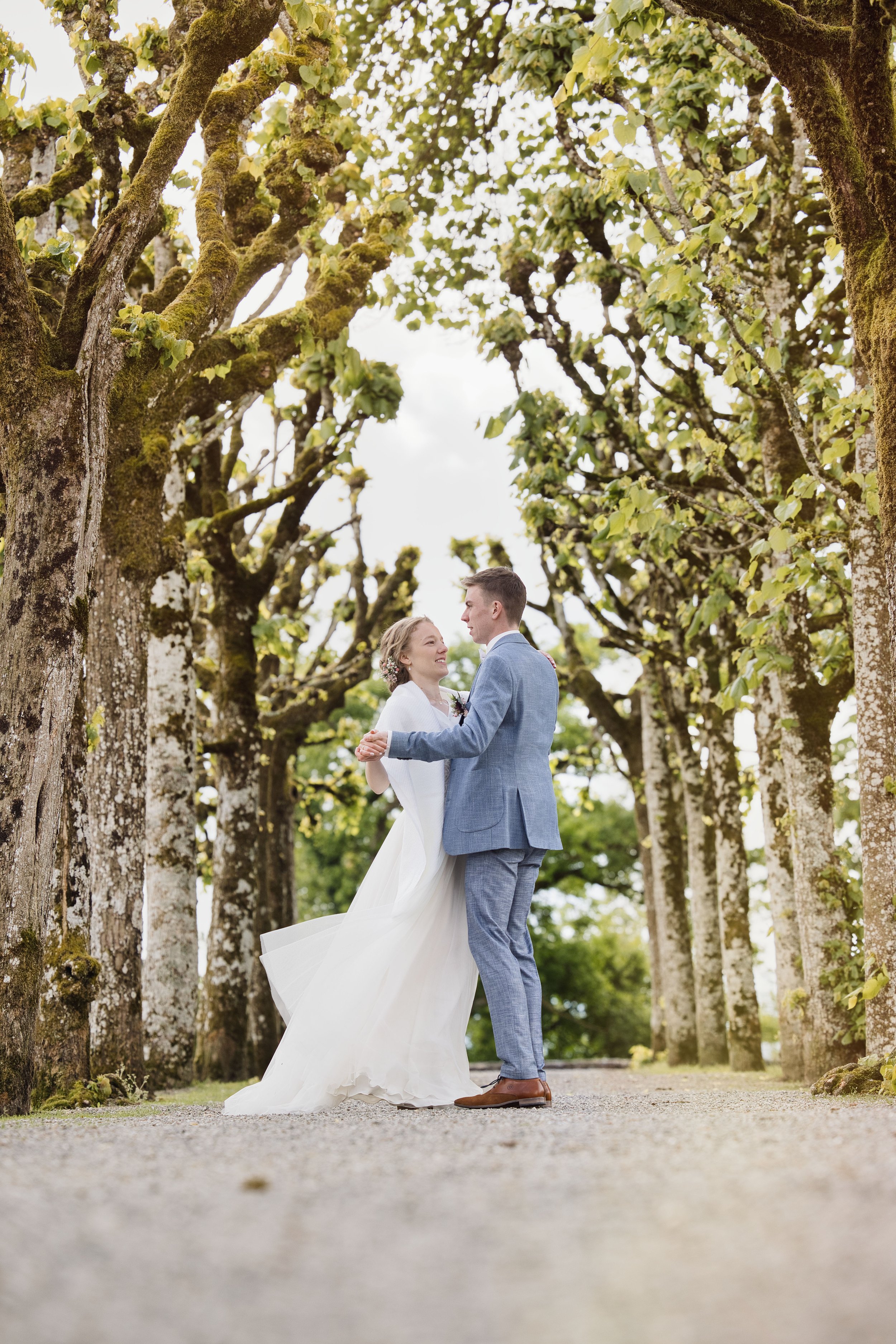 Hochzeitfotos Brautpaar Shooting auf Schloß Zell im Allgäu