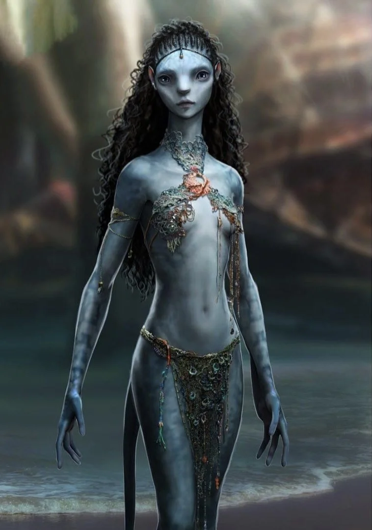 Tsireya wearing top, loincloth and armband