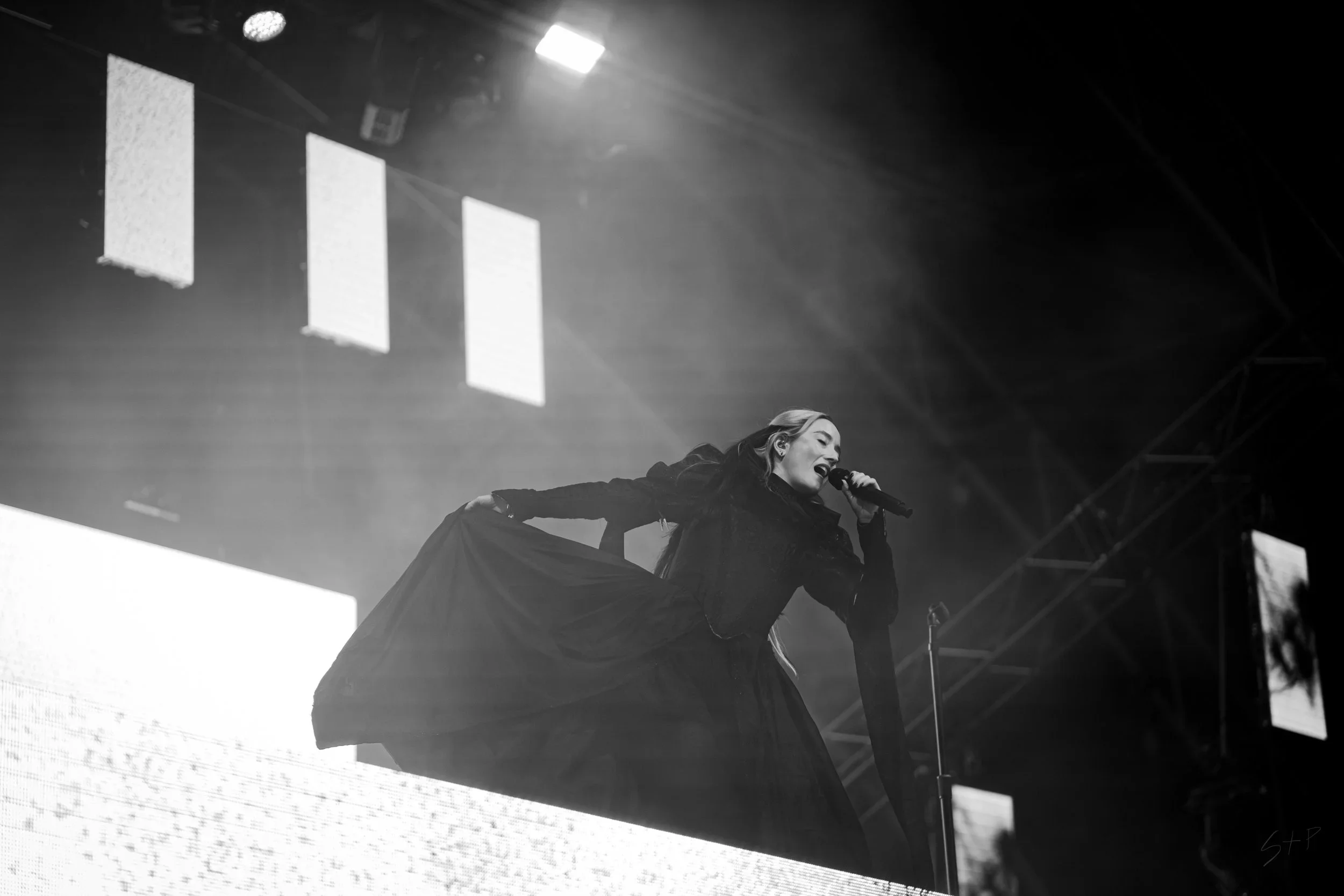 HAYLA_BadLands_Jul11-09.JPG.webp