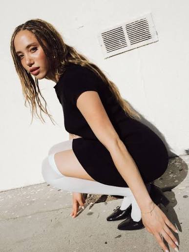 “tied2you” by Emma Brunner