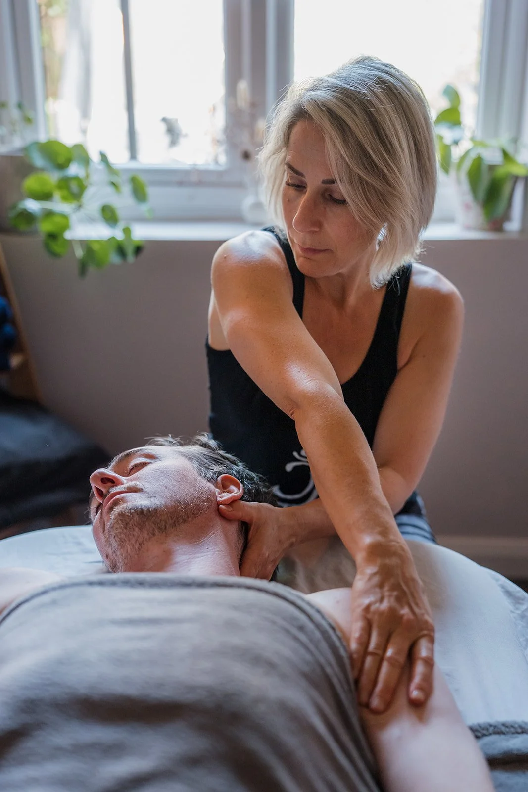 Massage Neck Pain Migraine Headache Reigate