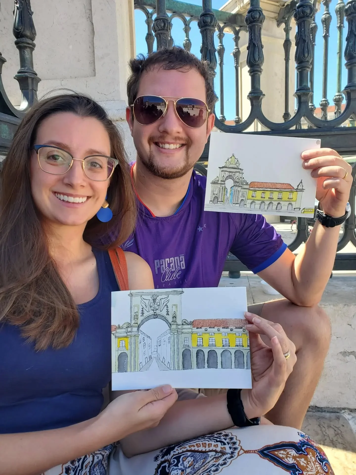 Today, Giovanna and Felipe traded their phones for sketchbooks and became urban sketchers for the first time. ✏️🏙️

No pressure and no need to be perfect. 
Just sitting outside, paying attention, and turning a little piece of Lisbon into something t