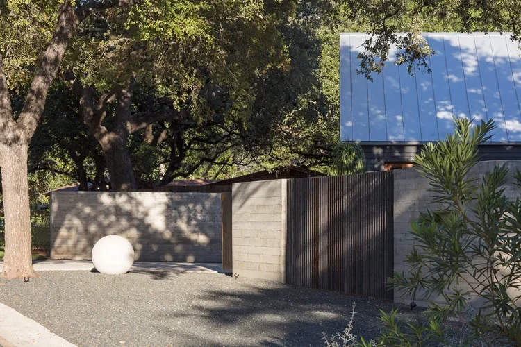 Stuart Sampley Architect-Austin, TX-Lakemore-exterior2