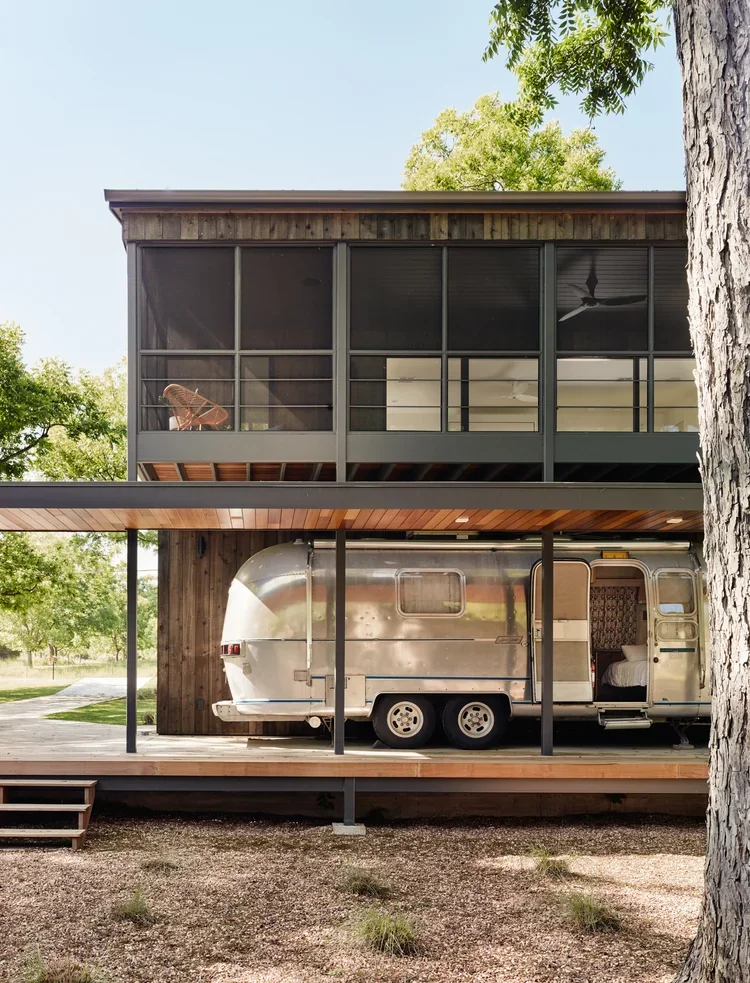 01-Stuart-Sampley-Architect-Austin-manana.webp