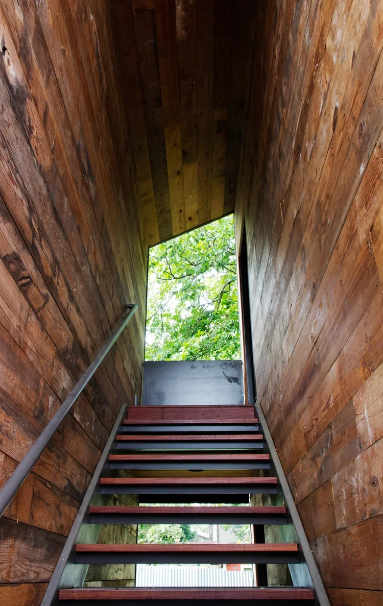 tuart Sampley Architect - Austin, TX -EVA-stairwell