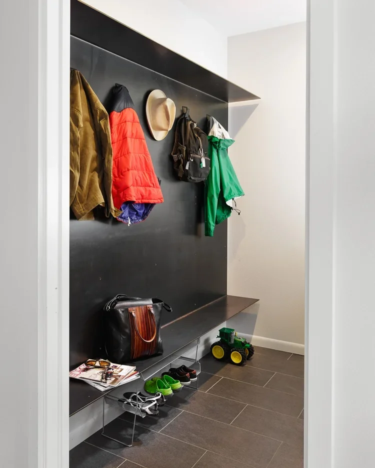 tuart Sampley Architect - Austin, TX - Dexter-rear-mudroom