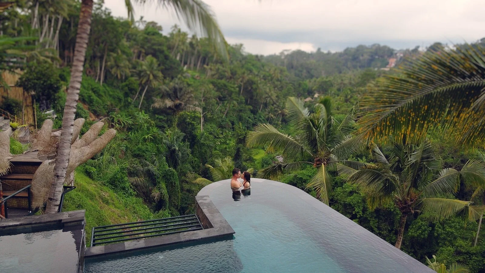 What to Actually Pack for a Luxury Group Trip (From Someone Who's Seen Every Suitcase Disaster)