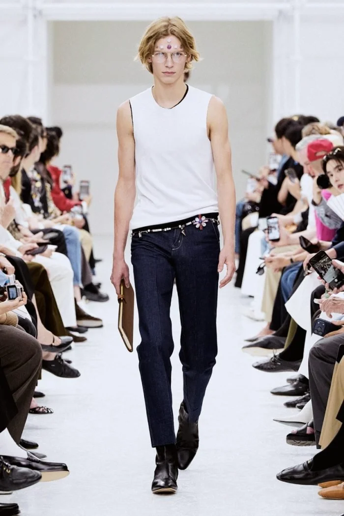 CELINE_S27_LOOK_64-Grande-rqf3tvfdl5nwvy1tonc576c9aytvxtk15ktlefprt0.jpeg