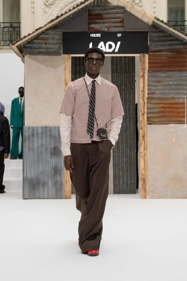 LAD-SS27-Look-13-Grande-rqihnkq472l4bwr66jxughiwyohwzf96uhelhp1dt4.jpeg