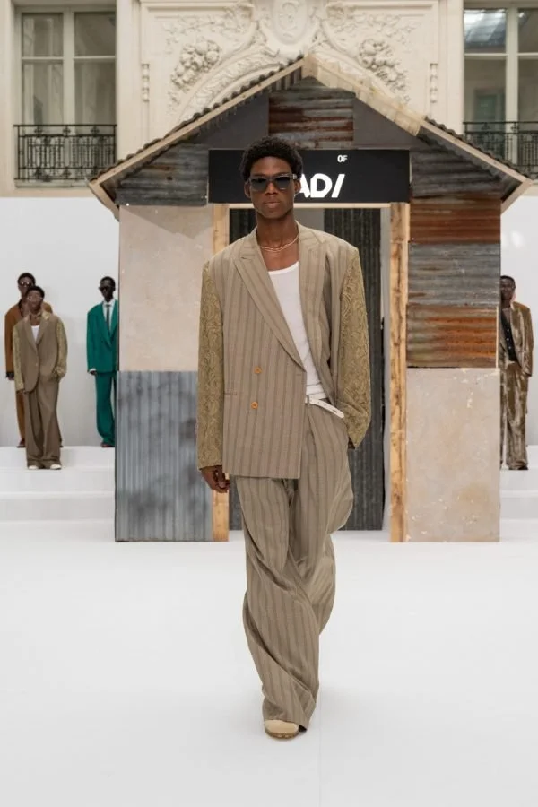 LAD-SS27-Look-17-Grande-rqihnv2ca8z9vmc5i6eqpwwzhx2yc3e8jwkxrqm1wo.jpeg