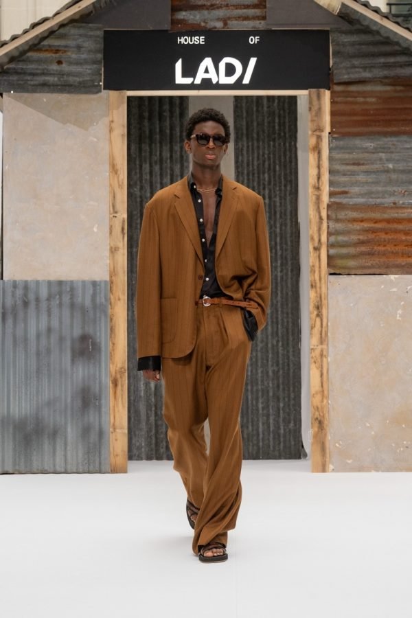 LAD-SS27-Look-28-Grande-rqihombnsg0l8b8k306x881cq3cljbegbni0orhmw8.jpeg
