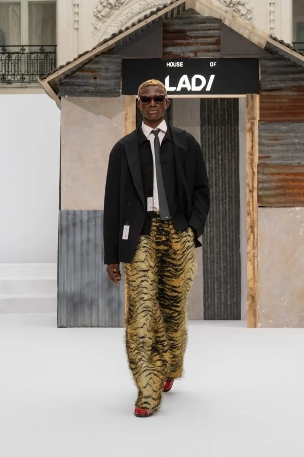 LAD-SS27-Look-32-Grande-rqihownvvmeqs0tjemnthnff9bxmvzji12ocyt2azs.jpeg