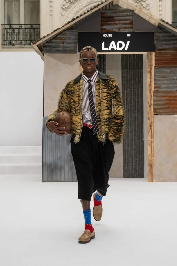 LAD-SS27-Look-33-Grande-rqihozheg4ilqupfy5vp74pt1hjqj2up1gmtemy4h4.jpeg