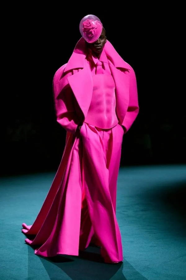 Robert-Wun_fw26_runway_press_look_12-Grande-rqqhatdjou4ogr6uunvvjdlvu8u3u0uak5wx5v7xns.jpeg