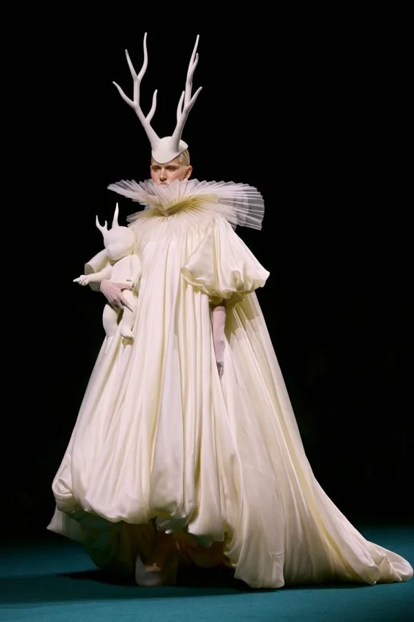 Robert-Wun_fw26_runway_press_look_18-Grande-rqqhbc6bhiuewyfjsw0ex8v3py9g3ywxaqymreg27c.jpeg