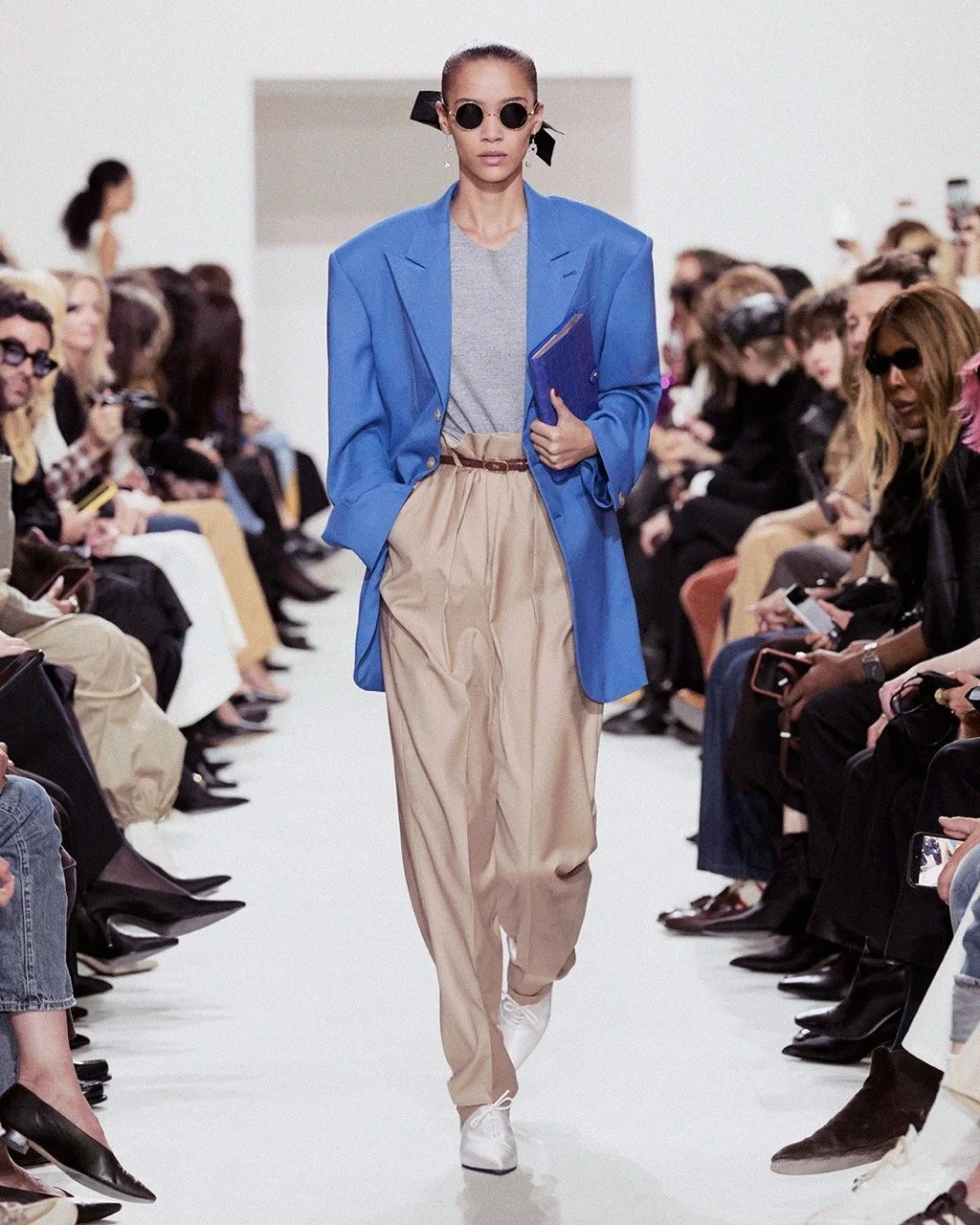 LOOK42 - Grande.jpeg
