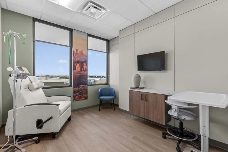 OptionCareHealth-InfusionSuite_9768a-4x200.jpg
