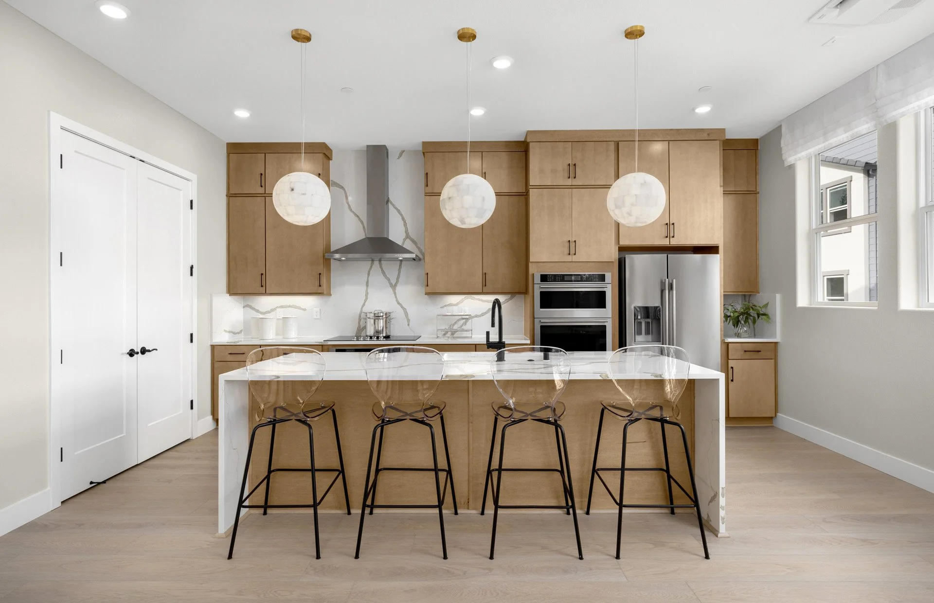 Pulte_HavenAtMonarch_Plan2-Kitchen1_0071-1920x1240 (1).jpg