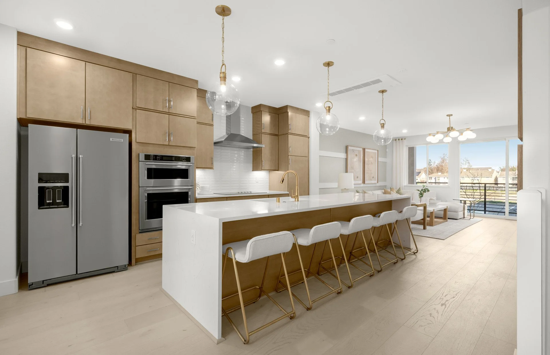 Pulte_OasisAtMonarch_Plan4-Kitchen_0947b-1920x1240 (1).jpg