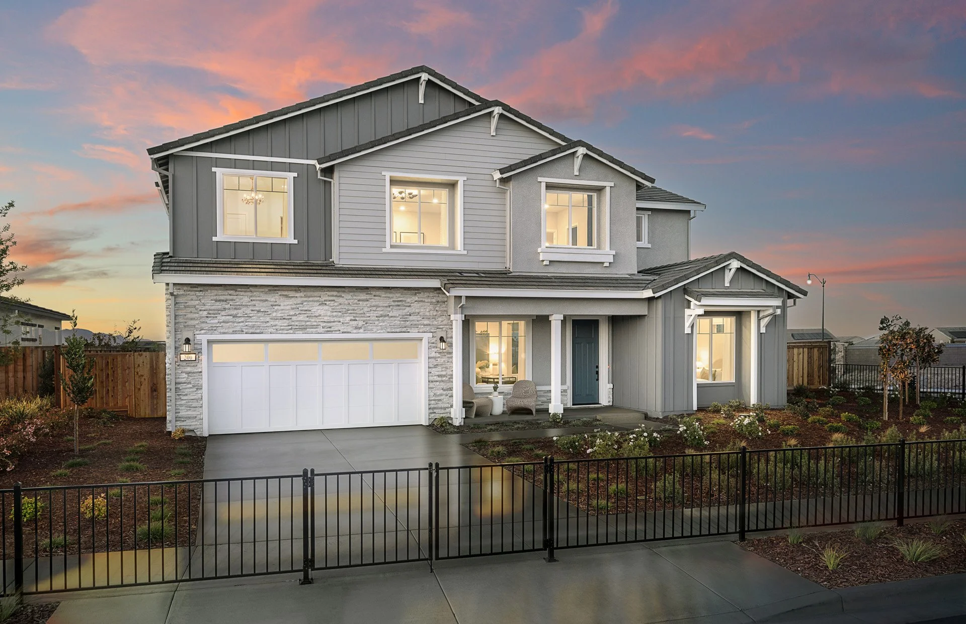 Pulte_FoxBorroKnollsPlan4_FrontExteriorDusk_2231b-1920x1240.jpg
