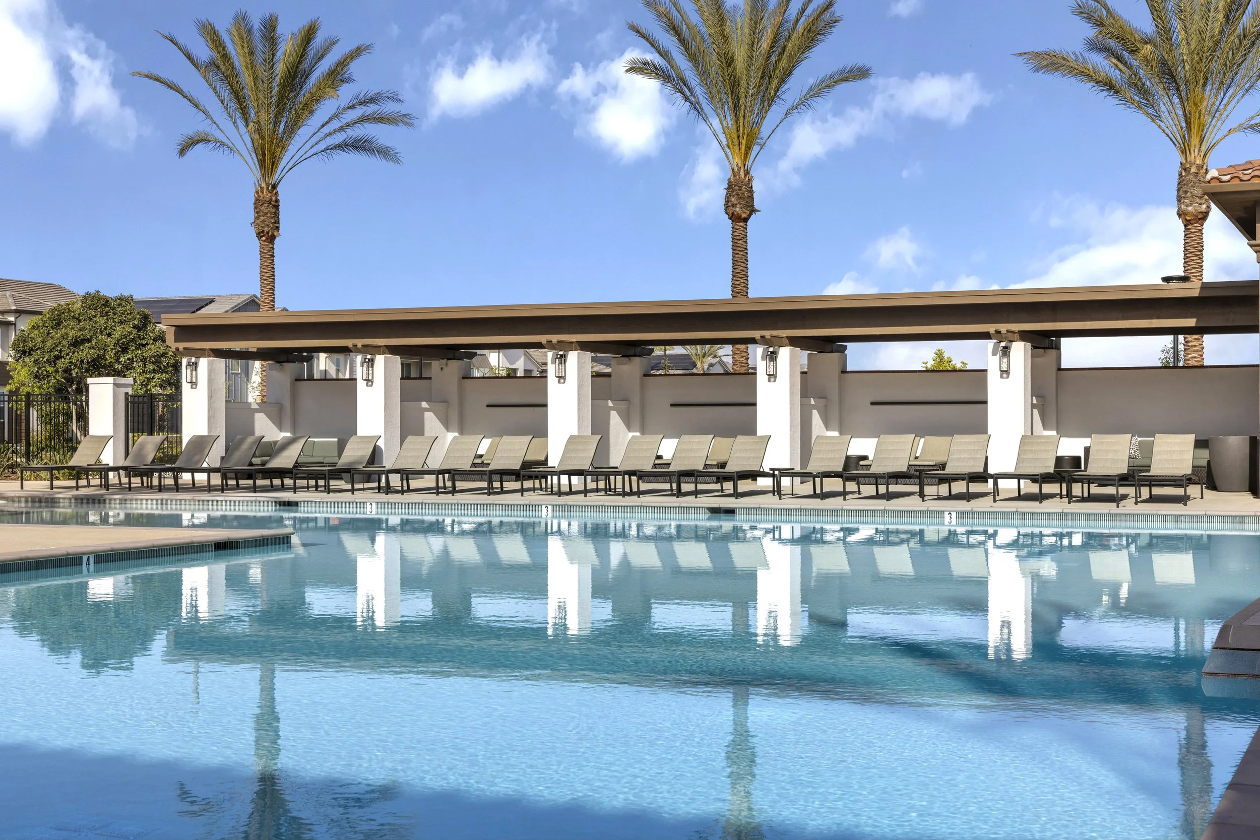 LMC_ClubOnMain_Pool_1543c-11x8.jpg